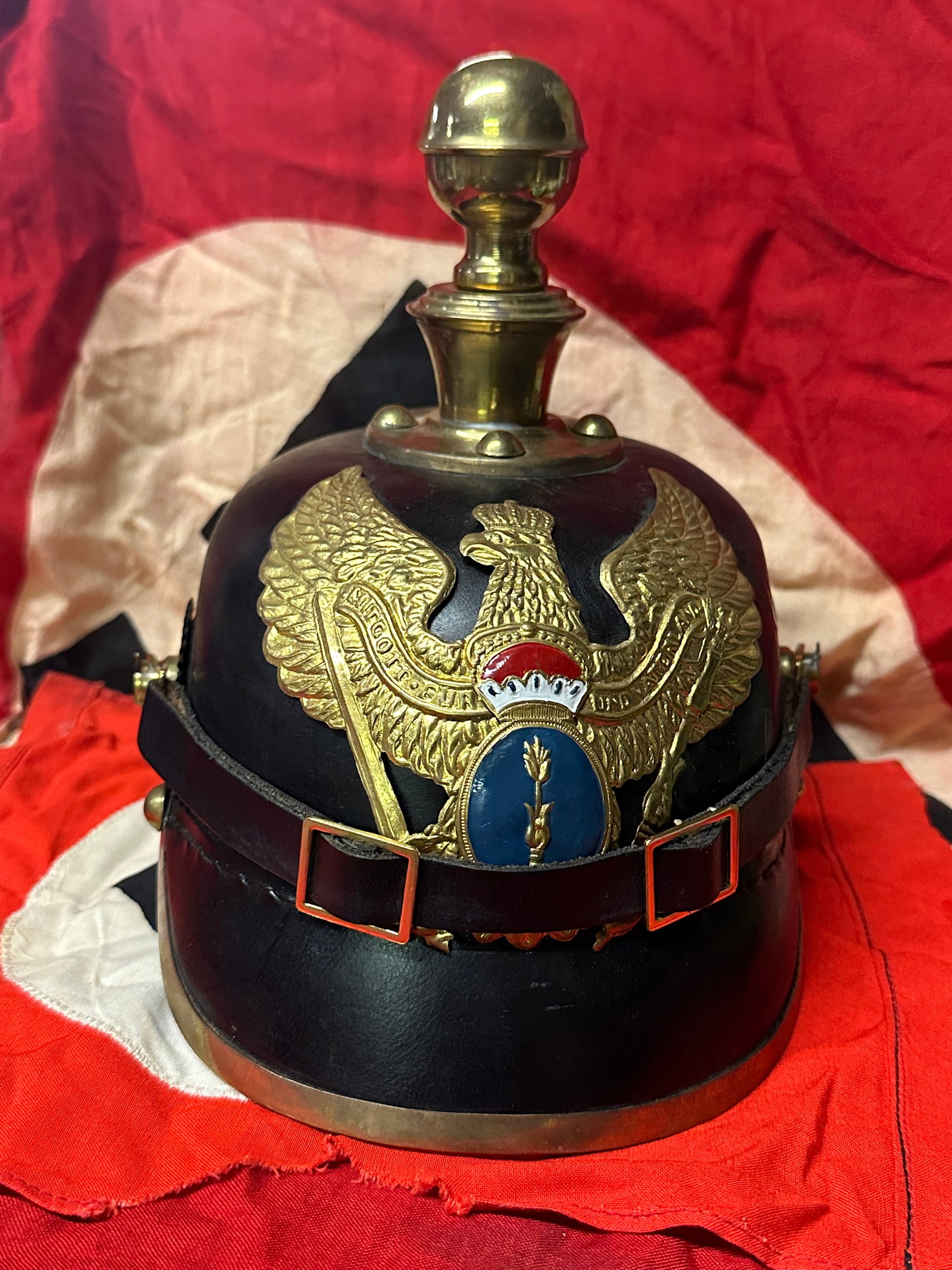 RARE WW1 GERMAN SHREYAS PICKELHAUBE PRUSSIAN HELMET: RARE WW1 GERMAN SHREYAS PICKELHAUBE PRUSSIAN HELMET. A RARE FIND. IT IS IN MINT OVERALL SHAPE AND CONDITION WITH A BEAUTIFUL OVERALL PATINA. SHOWS GOOD WEAR AND USE. PLEASE VIEW ALL DETAILED PICTURES.