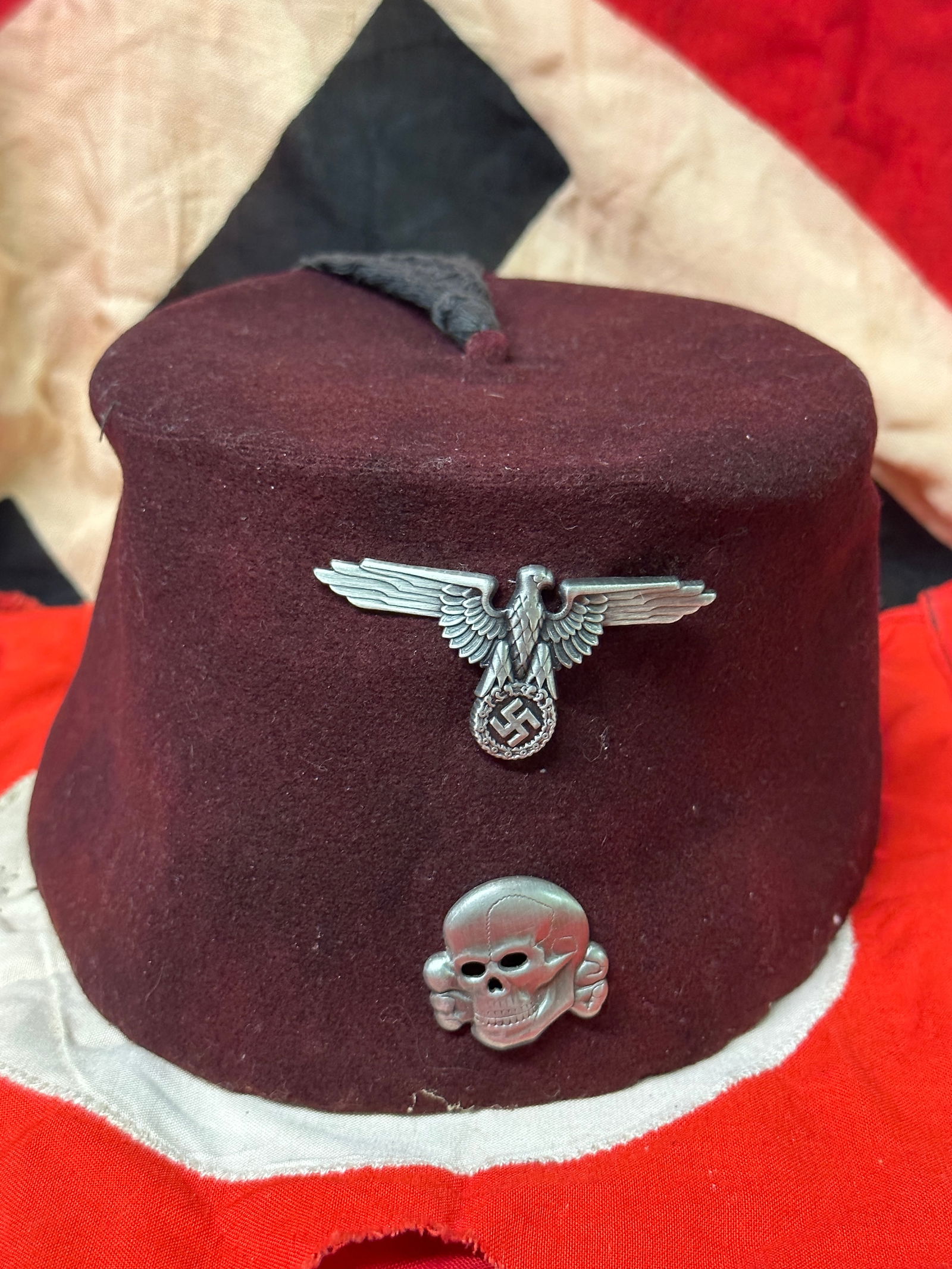RARE WW2 GERMAN WAFFEN SS RED FEZ HAT CAP KEPI: RARE WW2 GERMAN WAFFEN SS RED FEZ HAT CAP KEPI. AN ULTRA RARE FIND THAT IS IN MINT OVERALL SHAPE AND CONDITION WITH A BEAUTIFUL OVERALL PATINA. SHOWS GOOD WEAR AND USE. PLEASE VIEW ALL DETAILED PICTUR