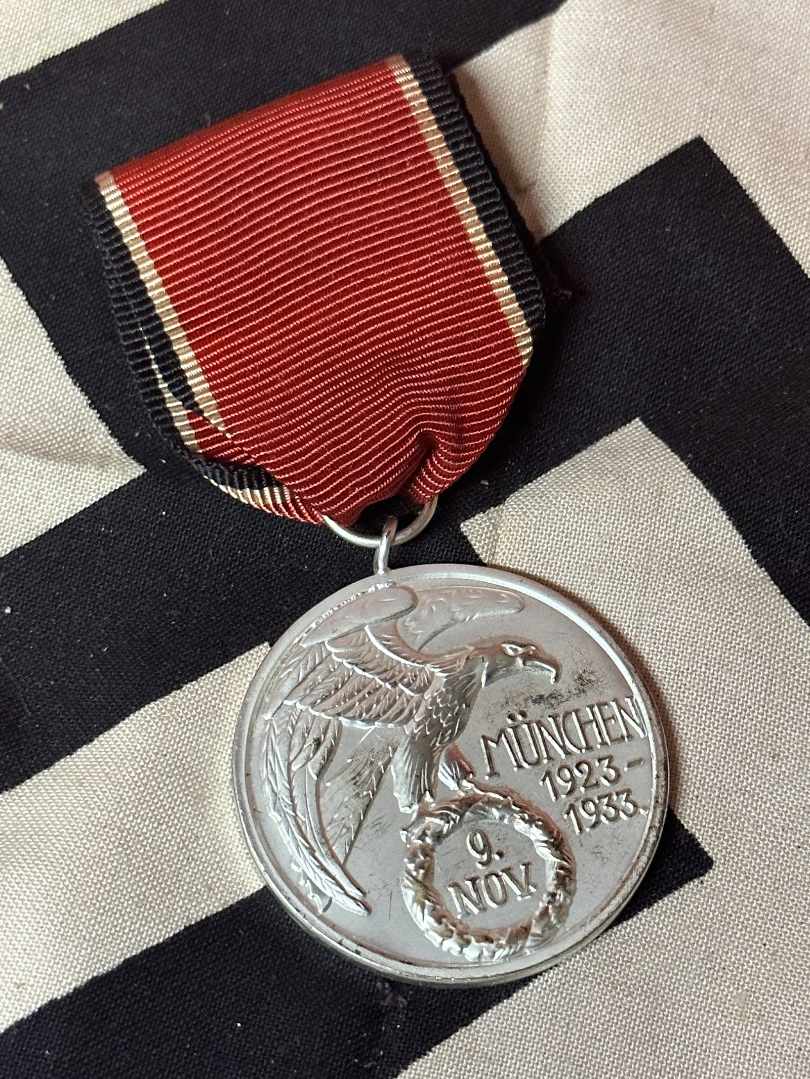 WW2 GERMAN SILVER BLOOD ORDER MEDAL NUMBERED: WW2 GERMAN SILVER BLOOD ORDER MEDAL NUMBERED. A RARE FIND. RETAINS MOST OF ITS ORIGINAL SHAPE AND CONDITION. SHOWS GOOD WEAR AND USE WITH A BEAUTIFUL PATINA THROUGHOUT. PLEASE VIEW ALL DETAILED PICTUR