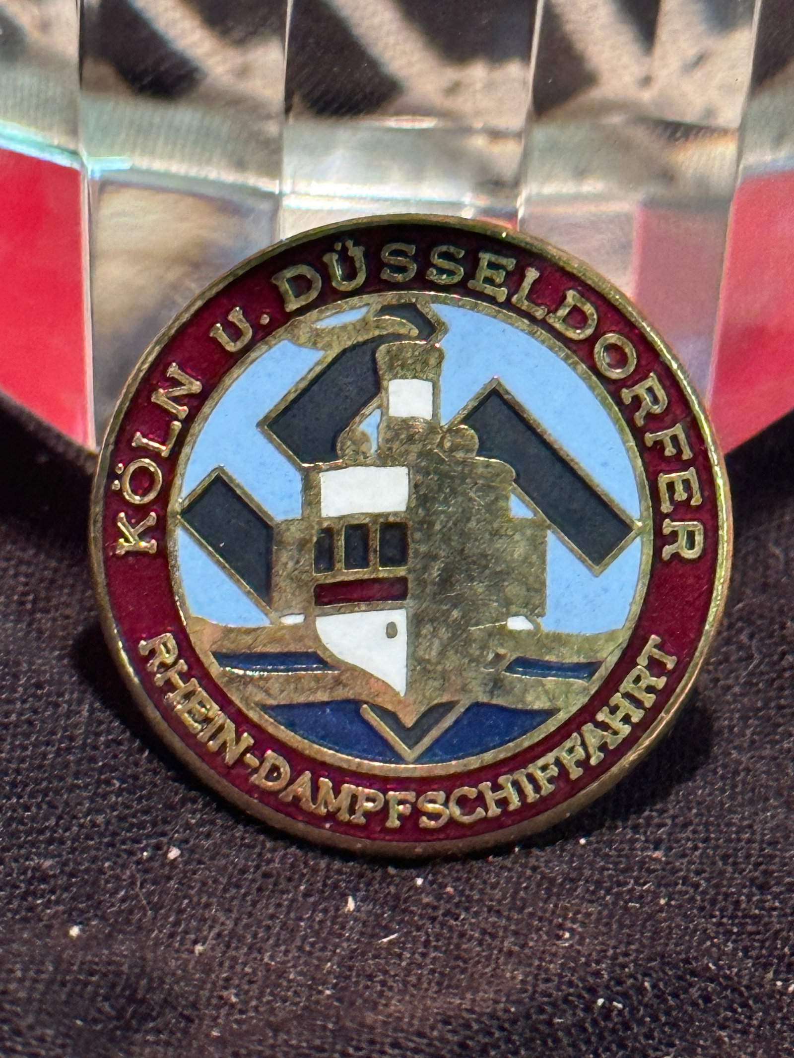 WW2 GERMAN KOLN U.DUSSELDORFER LAPEL ENAMELED PIN BADGE BY GES. GESCH.: WW2 GERMAN KOLN U.DUSSELDORFER LAPEL ENAMELED PIN BADGE BY GES. GESCH. A RARE FIND. IT IS IN MINT OVERALL SHAPE AND CONDITION WITH A BEAUTIFUL OVERALL PATINA. SHOWS GOOD WEAR AND USE. PLEASE VIEW ALL 