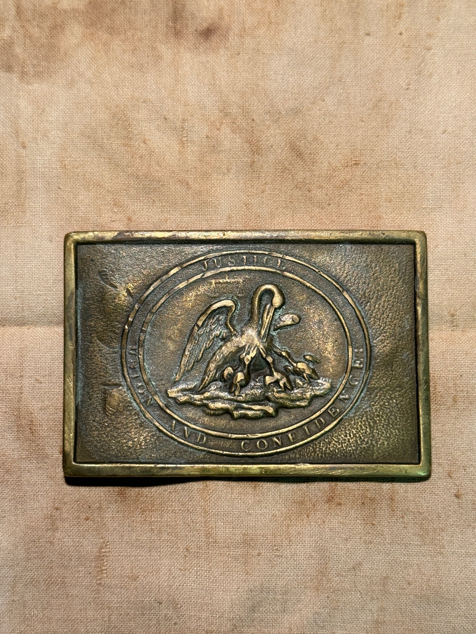 ULTRA RARE CIVIL WAR CONFEDERATE LOUISIANA BELT BUCKLE: ULTRA RARE CIVIL WAR CONFEDERATE LOUISIANA BELT BUCKLE. AN ULTRA RARE FIND. IT IS IN MINT OVERALL SHAPE AND CONDITION WITH A BEAUTIFUL OVERALL PATINA. SHOWS GOOD WEAR AND USE WITH A BEAUTIFUL PATINA T