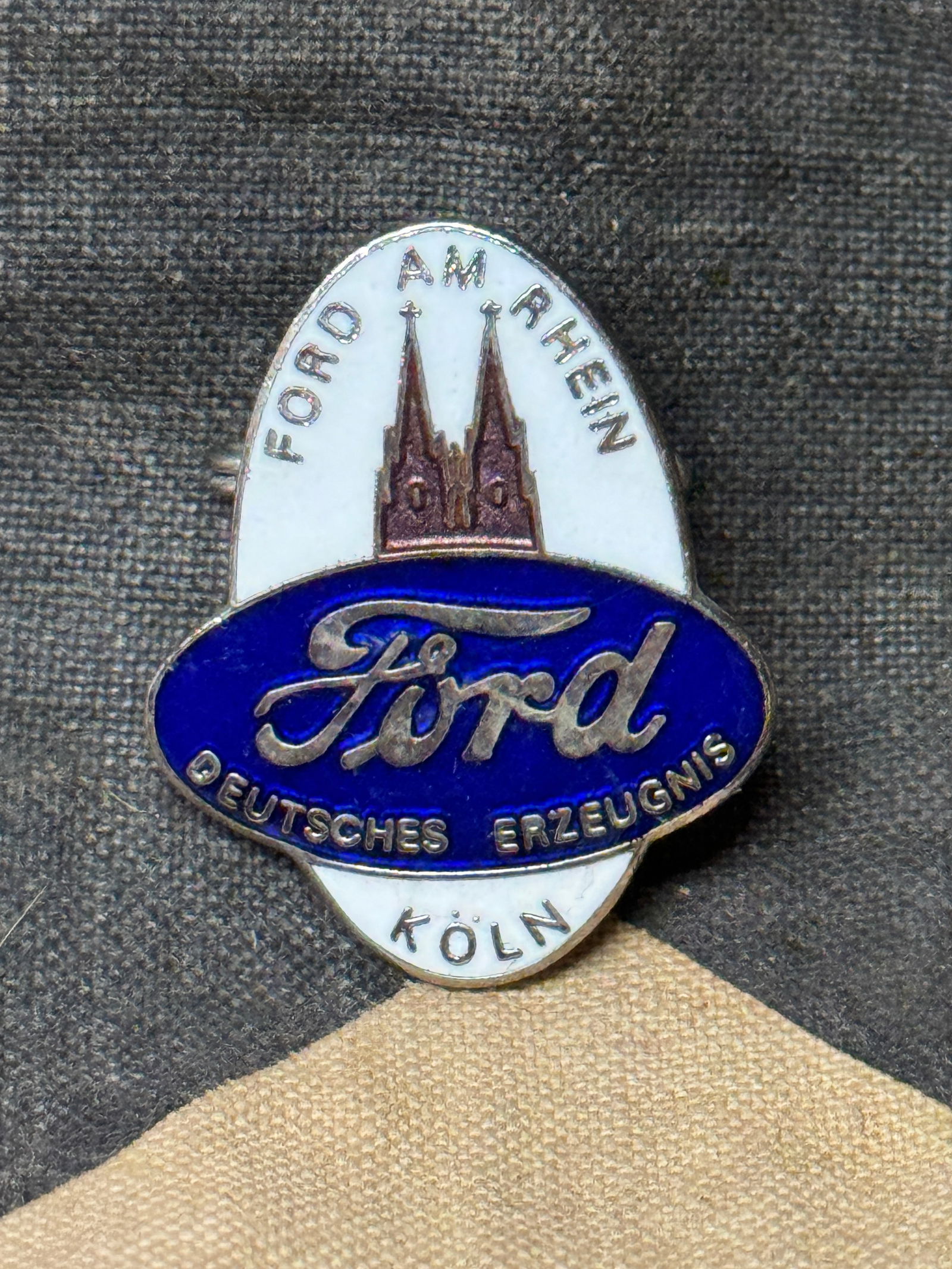 WW2 GERMAN FORD MOTOR FACTORY IN KOLN ADVERTISEMENT PINS BY GES. GESCH.: WW2 GERMAN FORD MOTOR FACTORY IN KOLN ADVERTISEMENT PINS BY GES. GESCH. HENRY FORD WAS A GREAT FAN OF ADOLF HITLER. SHOWS GOOD WEAR AND USE WITH A BEAUTIFUL PATINA THROUGHOUT. THESE ARE RARE TO COME B