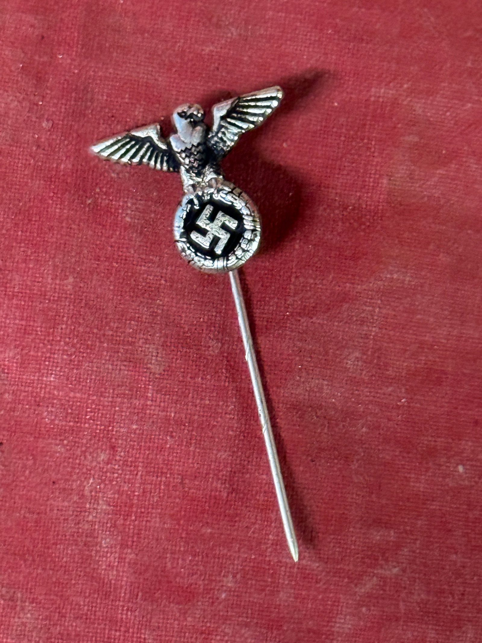 EARLY WW2 GERMAN LAPEL PIN WORN BY GERMAN SUPPORTERS OF THE NSDAP BY RZM: EARLY WW2 GERMAN LAPEL PIN WORN BY GERMAN SUPPORTERS OF THE NSDAP BY RZM. A RARE FIND. IT IS IN MINT OVERALL SHAPE AND CONDITION WITH A BEAUTIFUL OVERALL PATINA. SHOWS GOOD WEAR AND USE. PLEASE VIEW A