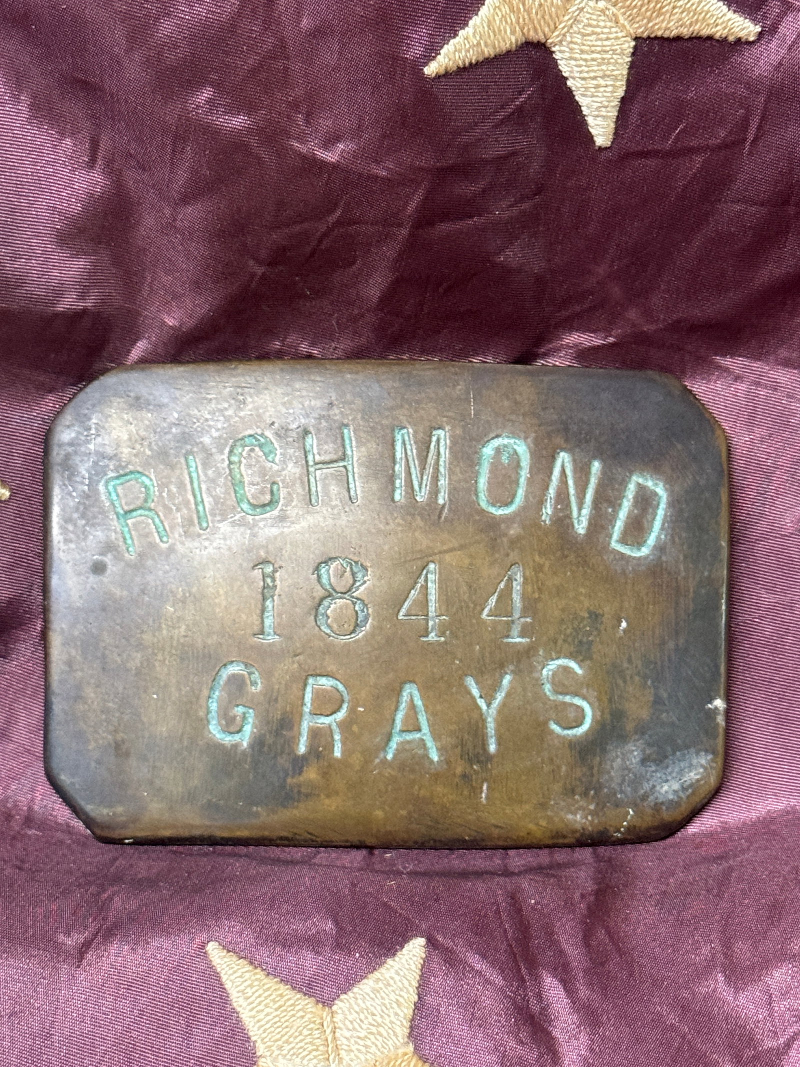 DATED 1844 RICHMOND GRAYS CIVIL WAR PLATE BUCKLE: DATED 1844 RICHMOND GRAYS CIVIL WAR PLATE BUCKLE. AN ULTRA RARE FIND THAT IS IN MINT OVERALL SHAPE AND CONDITION WITH A BEAUTIFUL OVERALL PATINA. SHOWS GOOD WEAR AND USE. HAS A GREAT LOOK TO IT WITH A
