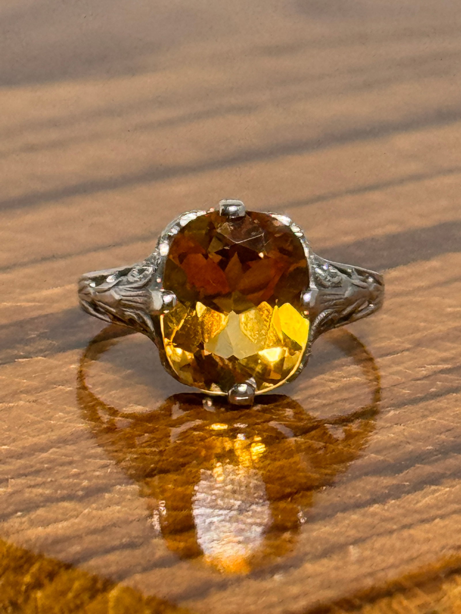 ART DECO 14K GOLD 2 CT YELLOW SAPPHIRE FILIGREE RING SZ 6: ART DECO 14K GOLD 2 CT YELLOW SAPPHIRE FILIGREE RING SZ 6. IN STUNNING SHAPE AND CONDITION. HAS A GREAT LOOK TO IT WITH AN EXCELLENT OVERALL EYE APPEAL. A GREAT FIND AND AN EXCELLENT ADDITION TO YOUR 