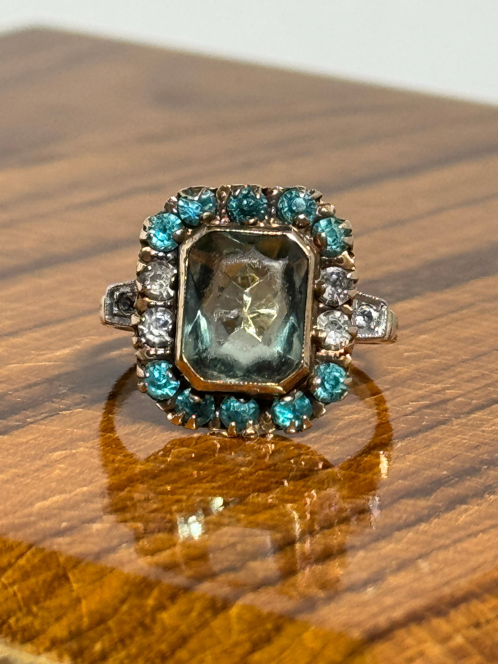 RETRO 10K GOLD MULTI-STONE COCKTAIL RING SZ 7, 3.25 GRAMS: RETRO 10K GOLD MULTI-STONE COCKTAIL RING SZ 7, 3.25 GRAMS. A RARE FIND. IN STUNNING SHAPE AND CONDITION. HAS A GREAT LOOK TO IT WITH AN EXCELLENT OVERALL EYE APPEAL. A GREAT FIND AND AN EXCELLENT ADDI