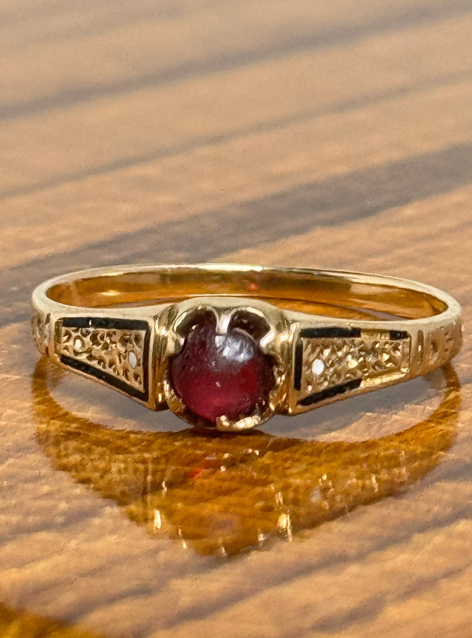 ART DECO RUBY PEARLS WITH ENAMEL COCKTAIL RING SZ 6: ART DECO RUBY PEARLS WITH ENAMEL COCKTAIL RING SZ 6. IT IS IN MINT OVERALL SHAPE AND CONDITION WITH A BEAUTIFUL OVERALL PATINA. PLEASE VIEW ALL DETAILED PICTURES. A GREAT FIND AND AN EXCELLENT ADDITIO