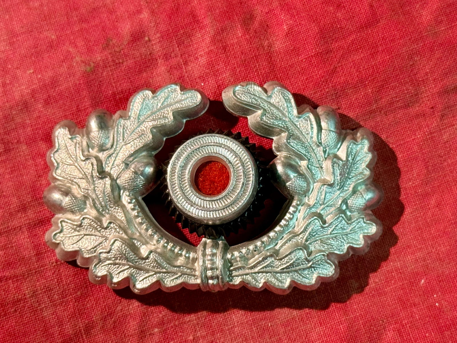 GERMAN ARMY WWII 2 PANZER OFFICERS CAP WREATH & COCKADE FOR CAP SILVER BADGE: GERMAN ARMY WWII 2 PANZER OFFICERS CAP WREATH & COCKADE FOR CAP SILVER BADGE. IT IS IN IN MINT OVERALL SHAPE AND CONDITION WITH A BEAUTIFUL OVERALL PATINA. A WELL MADE ANTIQUE GERMAN ARTIFACT.