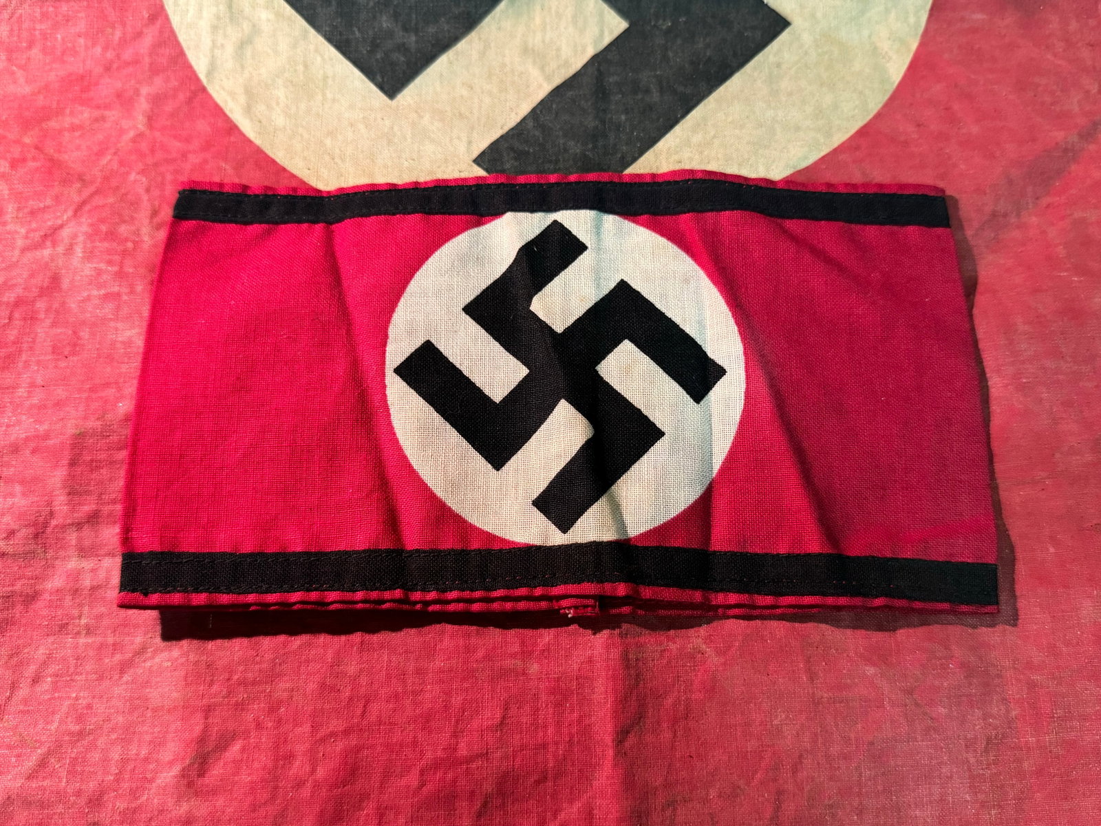 RARE WW2 GERMAN WAFFEN SS OFFICER TUNIC ARMBAND WITH RZM TAG Dom Reichsfübrer SS befoblene: RARE WW2 GERMAN WAFFEN SS OFFICER TUNIC ARMBAND WITH RZM TAG DomReichsfübrer SS befoblene Ausfuhrung. Shows good wear and use with a beautiful patina throughout. Has the tag on the inside - view pict