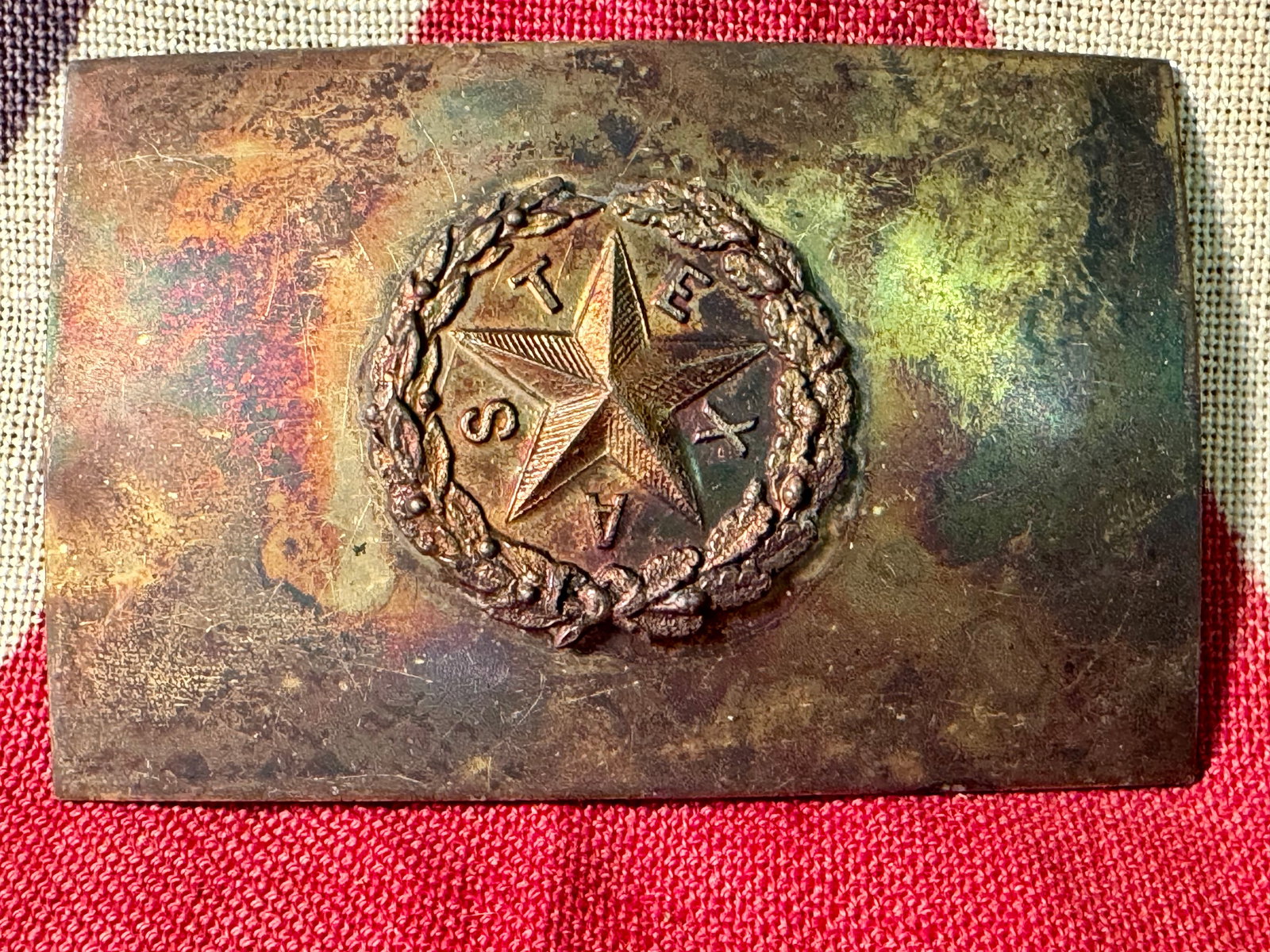SCARCE CIVIL WAR CSA TEXAS OFFICER CONFEDERATE BELT BUCKLE: SCARCE CIVIL WAR CSA TEXAS OFFICER CONFEDERATE BELT BUCKLE. A VERY RARE FIND. IT IS IN MINT OVERALL SHAPE AND CONDITION WITH A BEAUTIFUL OVERALL PATINA. SHOWS GOOD WEAR AND USE. A GREAT FIND AND AN EX