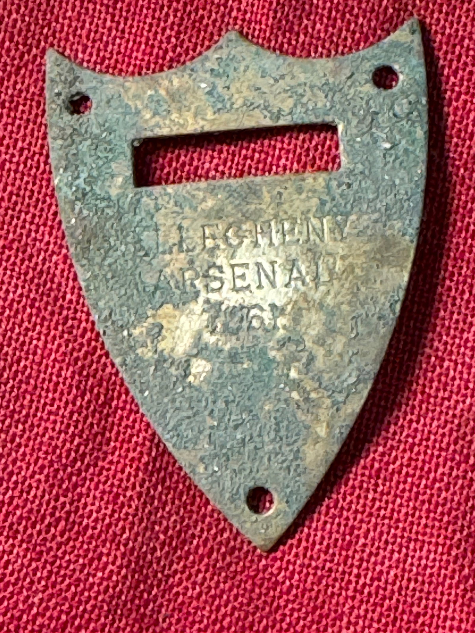 RARE CIVIL WAR ALLEGHENY U.S. ARSENAL SADDLE SHIELD BADGE: RARE CIVIL WAR ALLEGHENY U.S. ARSENAL SADDLE SHIELD BADGE. IN RECOVERED SHAPE AND CONDITION. PLEASE VIEW PICTURES.
