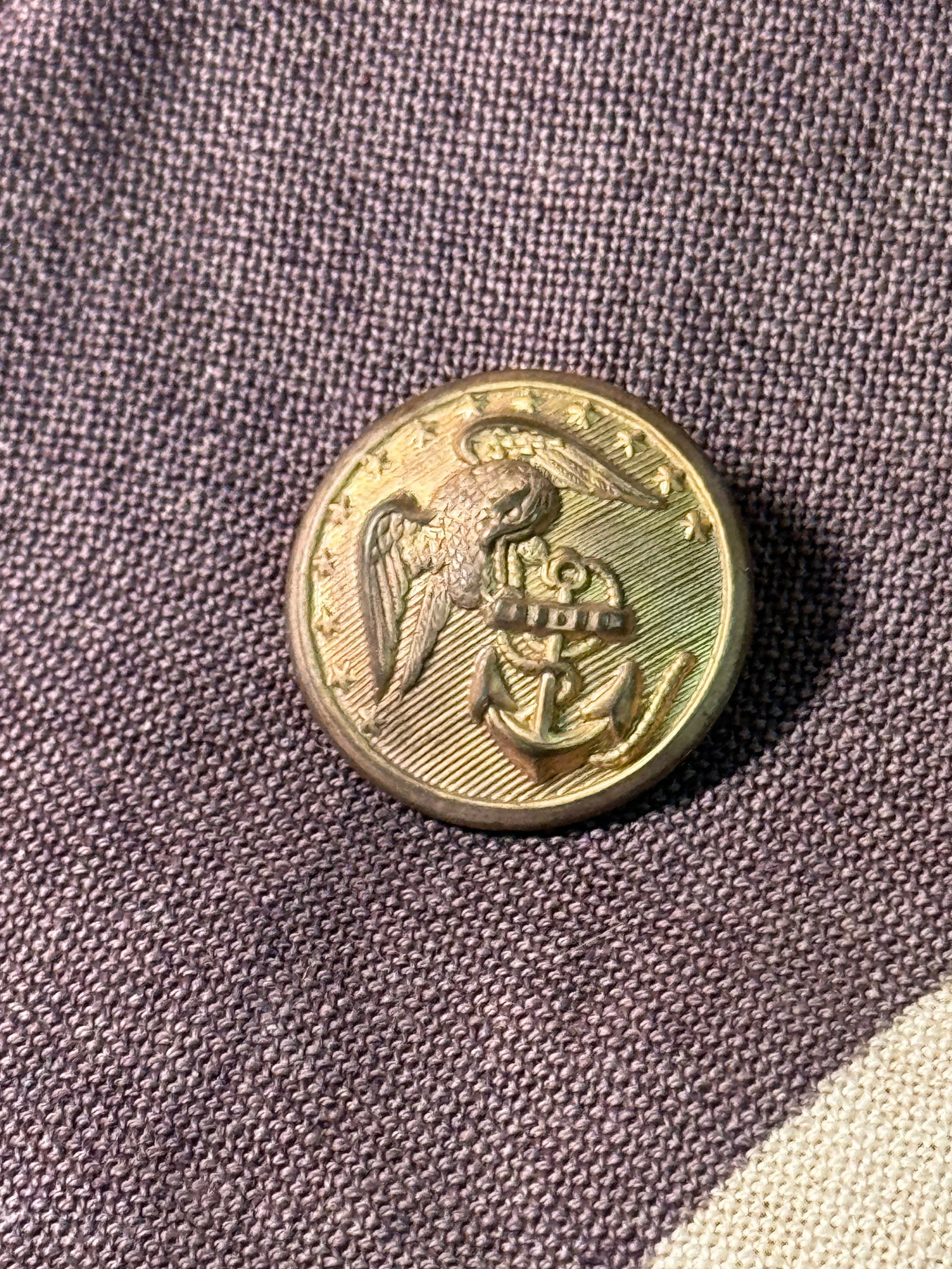AMERICAN CIVIL WAR USMC MARINE CORPS TUNIC COAT BUTTON - UNMARKED: AMERICAN CIVIL WAR USMC MARINE CORPS TUNIC COAT BUTTON - UNMARKED. IT IS IN MINT OVERALL SHAPE AND CONDITION WITH A BEAUTIFUL OVERALL PATINA. A GREAT FIND AND AN EXCELLENT ADDITION TO YOUR COLLECTION.