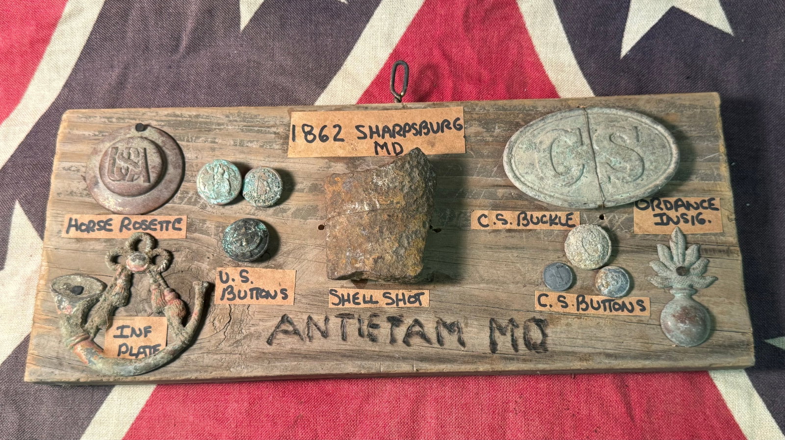 RARE FRAMED CIVIL WAR CONFEDERATE CSA ARTIFACTS LOT ON WALL PLAQUE: RARE FRAMED CIVIL WAR CONFEDERATE CSA ARTIFACTS LOT ON WALL PLAQUE. A RARE FIND. PLEASE VIEW ALL DETAILED PICTURES.