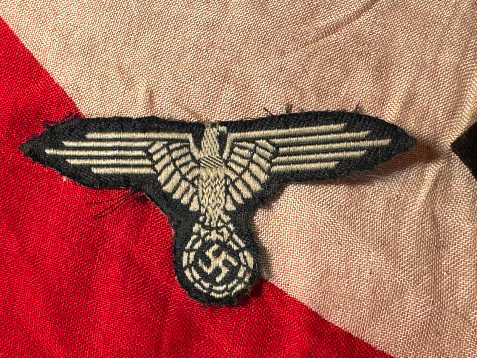 WW2 GERMAN SS SLEEVE EAGLE BEVO BELGIUM MANUFACTURED: WW2 GERMAN SS SLEEVE EAGLE BEVO BELGIUM MANUFACTURED. Very rare and in excellent condition ! Note this eagle was manufactured in Belgium, which accounts for the rarity and price.