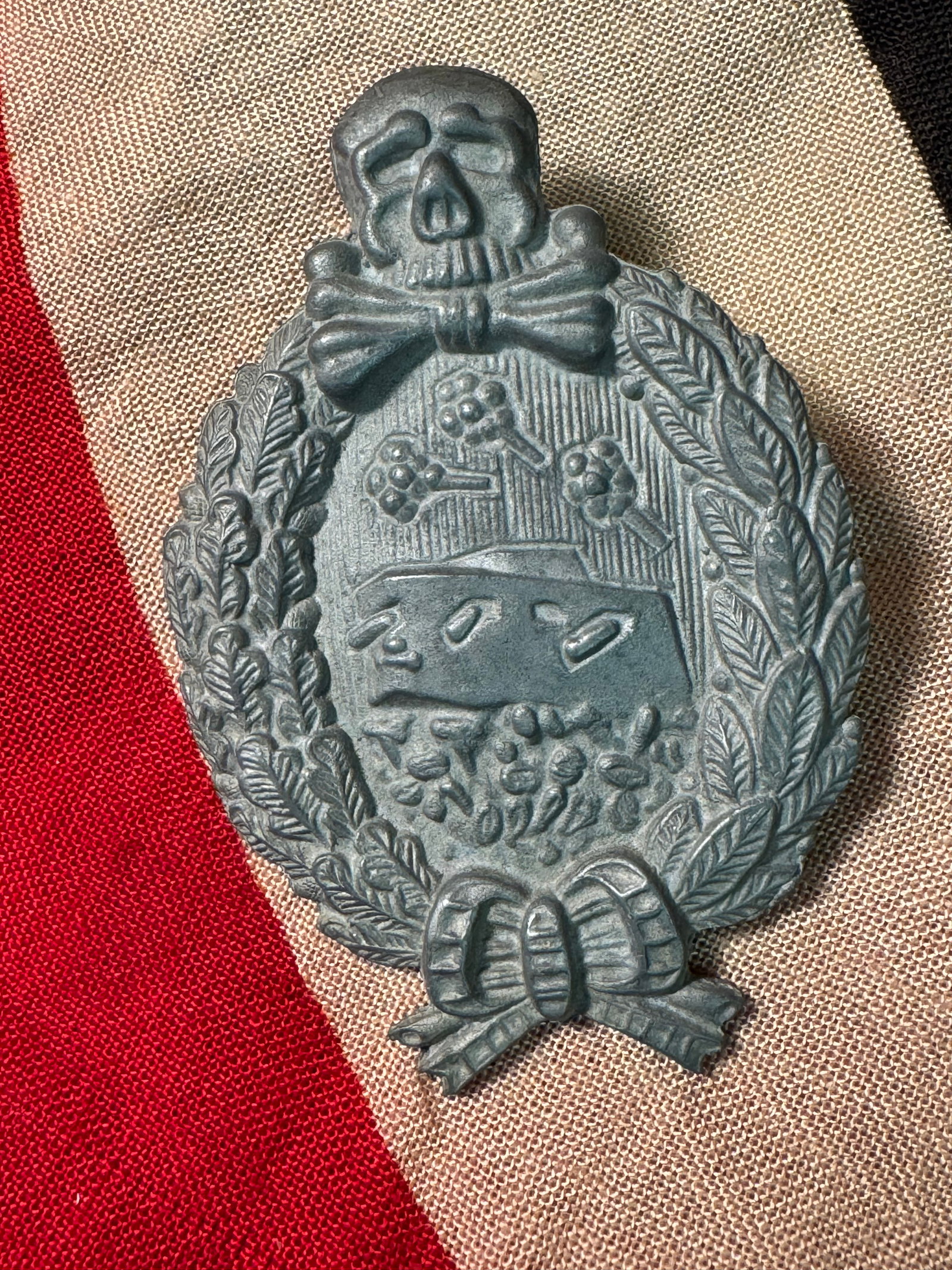 WW2 GERMAN STURM PANZER KRAFTWAGEN ABTEILUNG BADGE: WW2 GERMAN STURM PANZER KRAFTWAGEN ABTEILUNG BADGE. The powerful German Panzer armies of 1939-45 had their roots in the fledgling Sturm-Panzer-Kraftwagen-Abteilung that debuted in the German March off