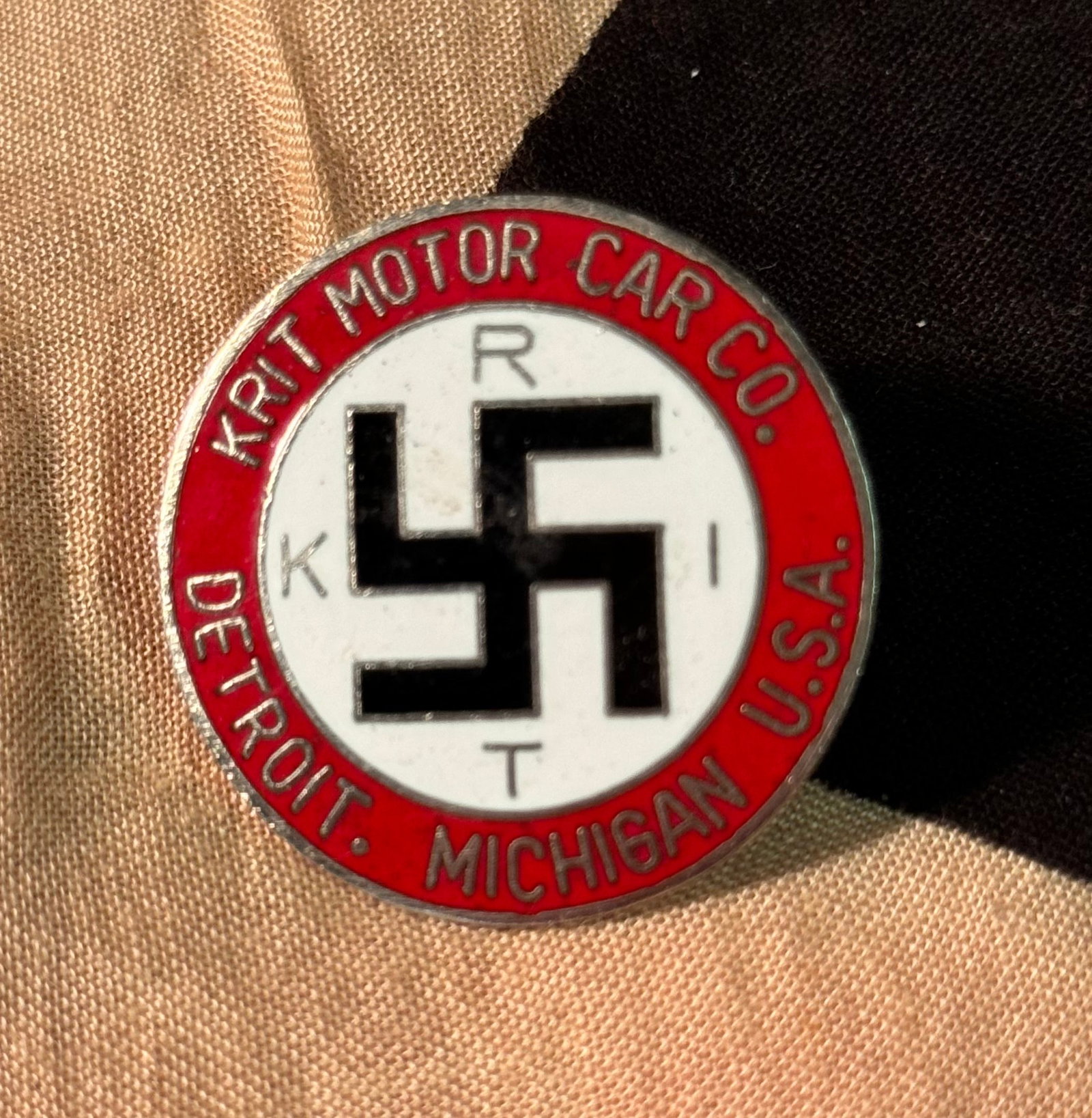 RARE WW2 GERMAN KRIT MOTOR CAR CO. LAPEL ENAMELED PIN BADGE: RARE WW2 GERMAN KRIT MOTOR CAR CO. LAPEL ENAMELED PIN BADGE. A RARE FIND. SHOWS GOOD WEAR AND USE. PLEASE VIEW ALL DETAILED PICTURES. A RARE FIND.