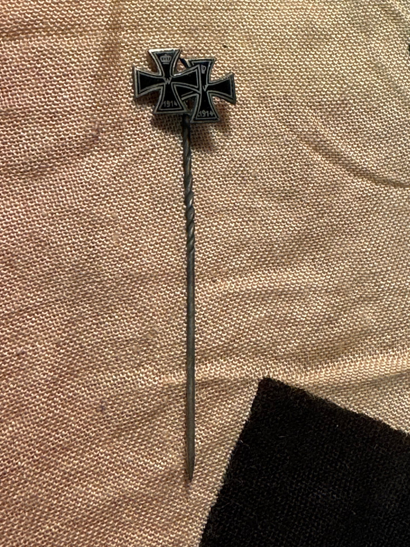 RARE WW1 PAIR OF (2) GERMAN PRUSSIAN IRION CROSSES STICK PIN: RARE WW1 PAIR OF (2) GERMAN PRUSSIAN IRION CROSSES STICK PIN. A VERY RARE FIND. SHOWS GOOD WEAR AND USE WITH A BEAUTIFUL OVERALL PATINA. PLEASE VIEW ALL DETAILED PICTURES. A WELL MADE ANTIQUE GERMAN A