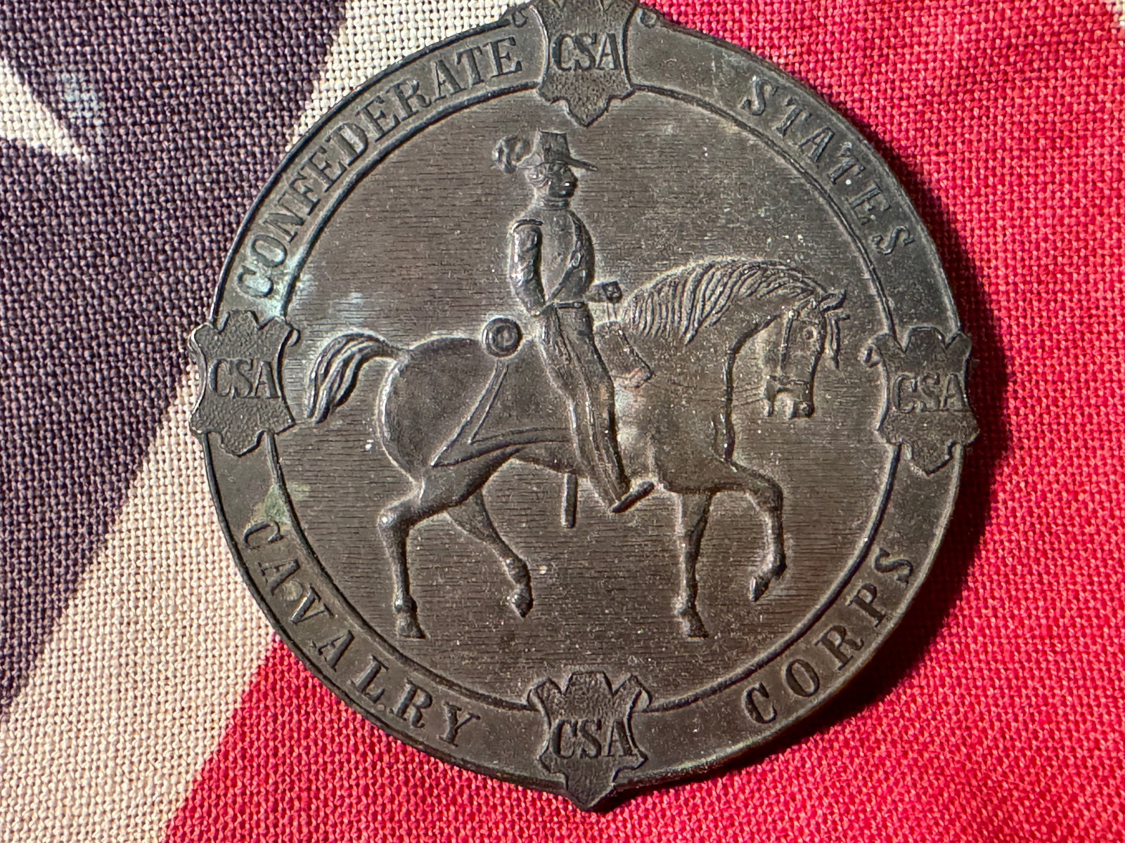 ANTIQUE CIVIL WAR CONFEDERATE STATE BELT BUCKLE - MAKER MARKED: ANTIQUE CIVIL WAR CONFEDERATE STATE BELT BUCKLE - MAKER MARKED. A RARE FIND. IT IS IN MINT OVERALL SHAPE AND CONDITION WITH A BEAUTIFUL OVERALL PATINA. HAS A GREAT LOOK TO IT WITH AN EXCELLENT OVERALL