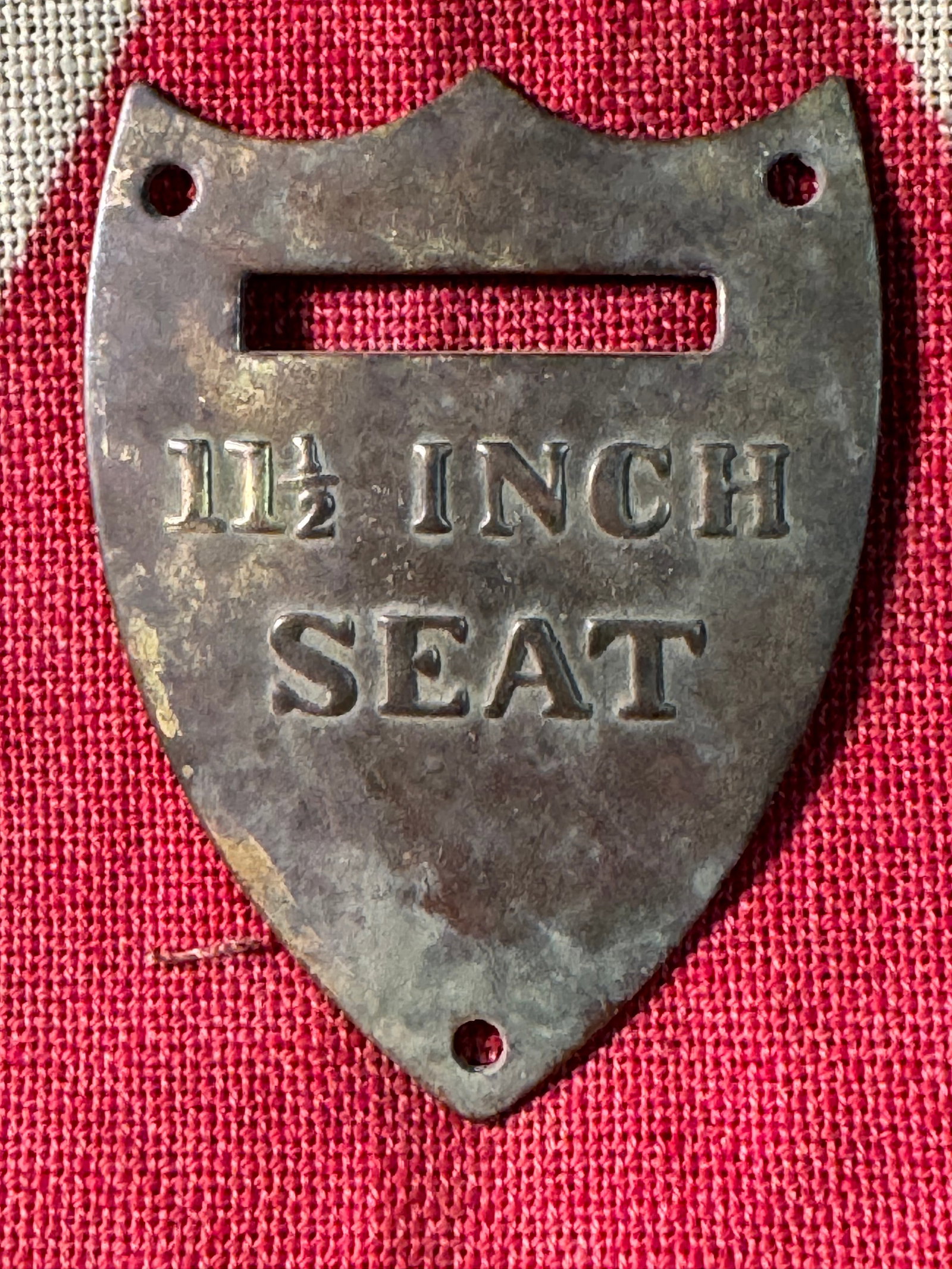 RARE CIVIL WAR HORSE SADDLE SHIELD PLATE: RARE CIVIL WAR HORSE SADDLE SHIELD PLATE. A RARE FIND. IT IS IN MINT OVERALL SHAPE AND CONDITION WITH A BEAUTIFUL OVERALL PATINA. HAS A GREAT LOOK TO IT WITH AN EXCELLENT OVERALL EYE APPEAL. A GREAT F