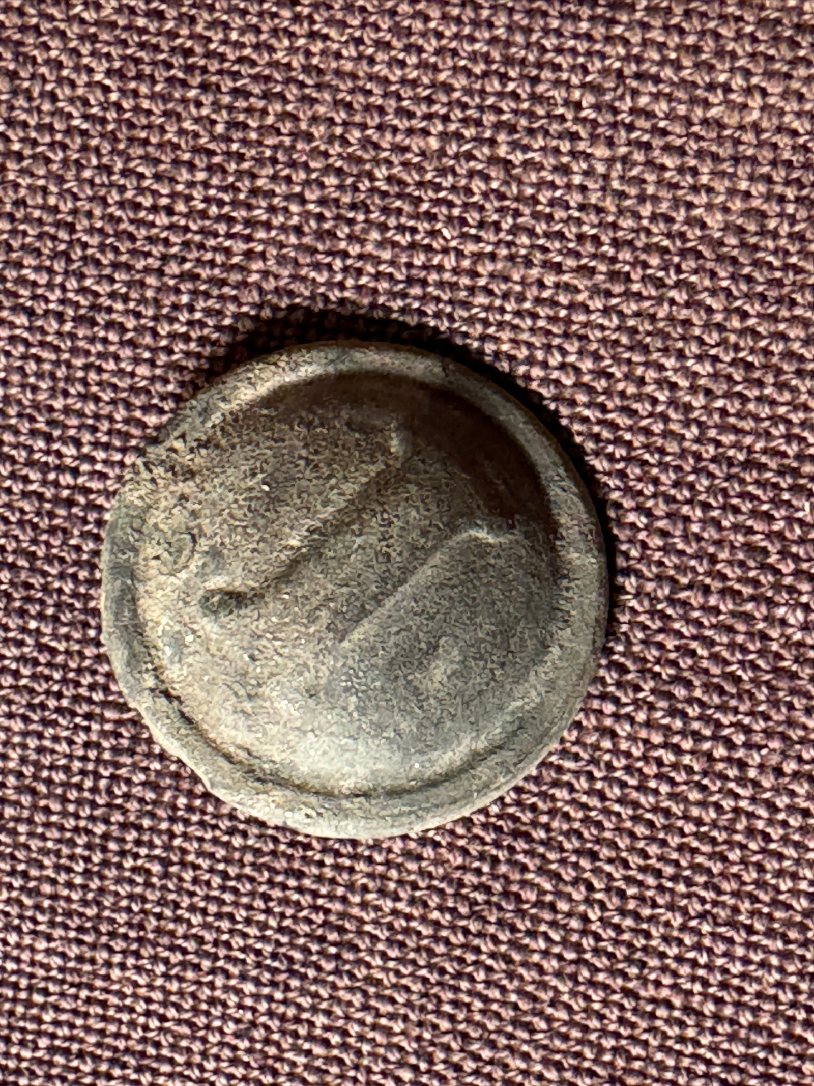 CIVIL WAR CONFEDERATE INFANTRY 'I' PEWTER BUTTON: CIVIL WAR CONFEDERATE INFANTRY 'I' PEWTER BUTTON. A RARE FIND. IT IS IN MINT OVERALL SHAPE AND CONDITION WITH A BEAUTIFUL OVERALL PATINA. HAS A GREAT LOOK TO IT WITH AN EXCELLENT OVERALL EYE APPEAL. A