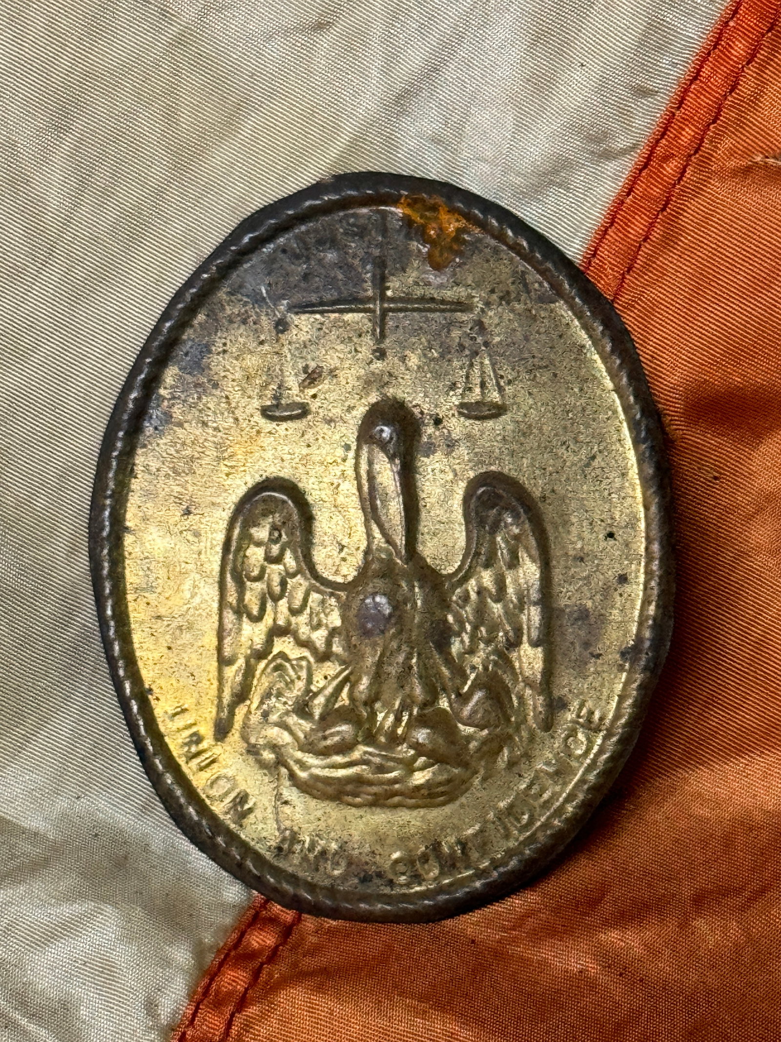 RARE CIVIL WAR CSA CONFEDERATE LOUISIANA PELICAN BOX PLATE: RARE CIVIL WAR CSA CONFEDERATE LOUISIANA PELICAN BOX PLATE. A RARE FIND. IT IS IN MINT OVERALL SHAPE AND CONDITION WITH A BEAUTIFUL OVERALL PATINA. SHOWS GOOD WEAR AND USE WITH A BEAUTIFUL OVERALL PAT