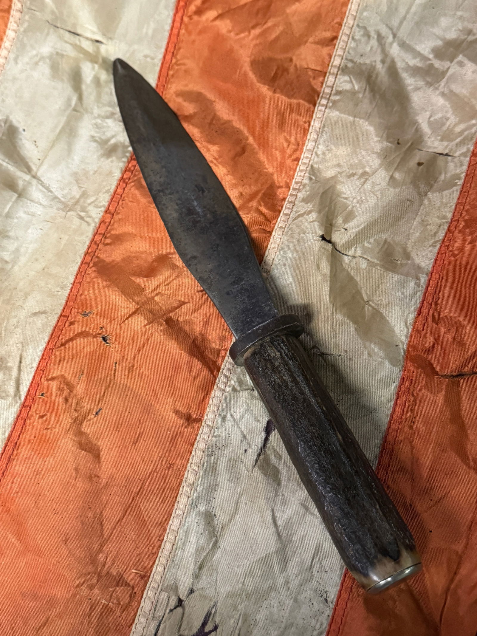 RARE CIVIL WAR CONFEDERATE CSA DIRK DAGGER SOUTHERN SIDE KNIFE: RARE CIVIL WAR CONFEDERATE CSA DIRK DAGGER SOUTHERN SIDE KNIFE. AN ULTRA RARE FIND THAT IS IN MINT OVERALL SHAPE AND CONDITION WITH A BEAUTIFUL OVERALL PATINA. HAS A GREAT LOOK TO IT WITH AN EXCELLENT