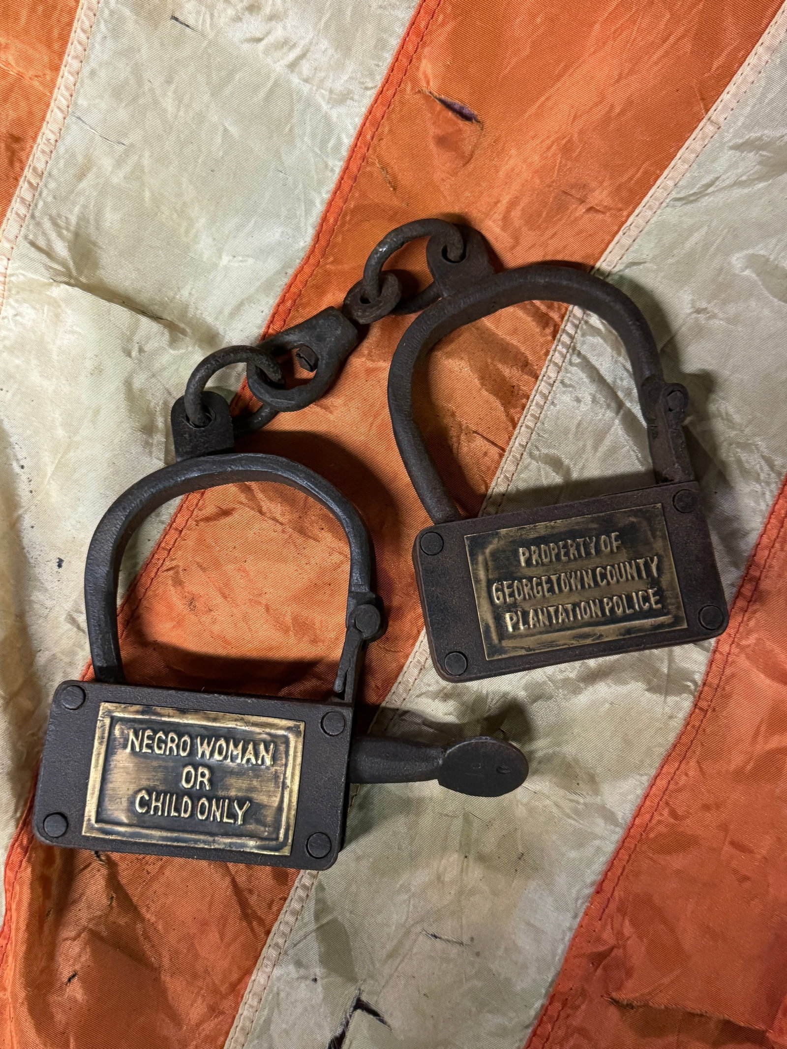 RARE CIVIL WAR ERA PLANTATION POLICE SERVANT SLAVE SHACKLES: RARE CIVIL WAR ERA PLANTATION POLICE SERVANT SLAVE SHACKLES. SHOWS GOOD WEAR AND USE. PLEASE VIEW ALL DETAILED PICTURES. A RARE FIND.
