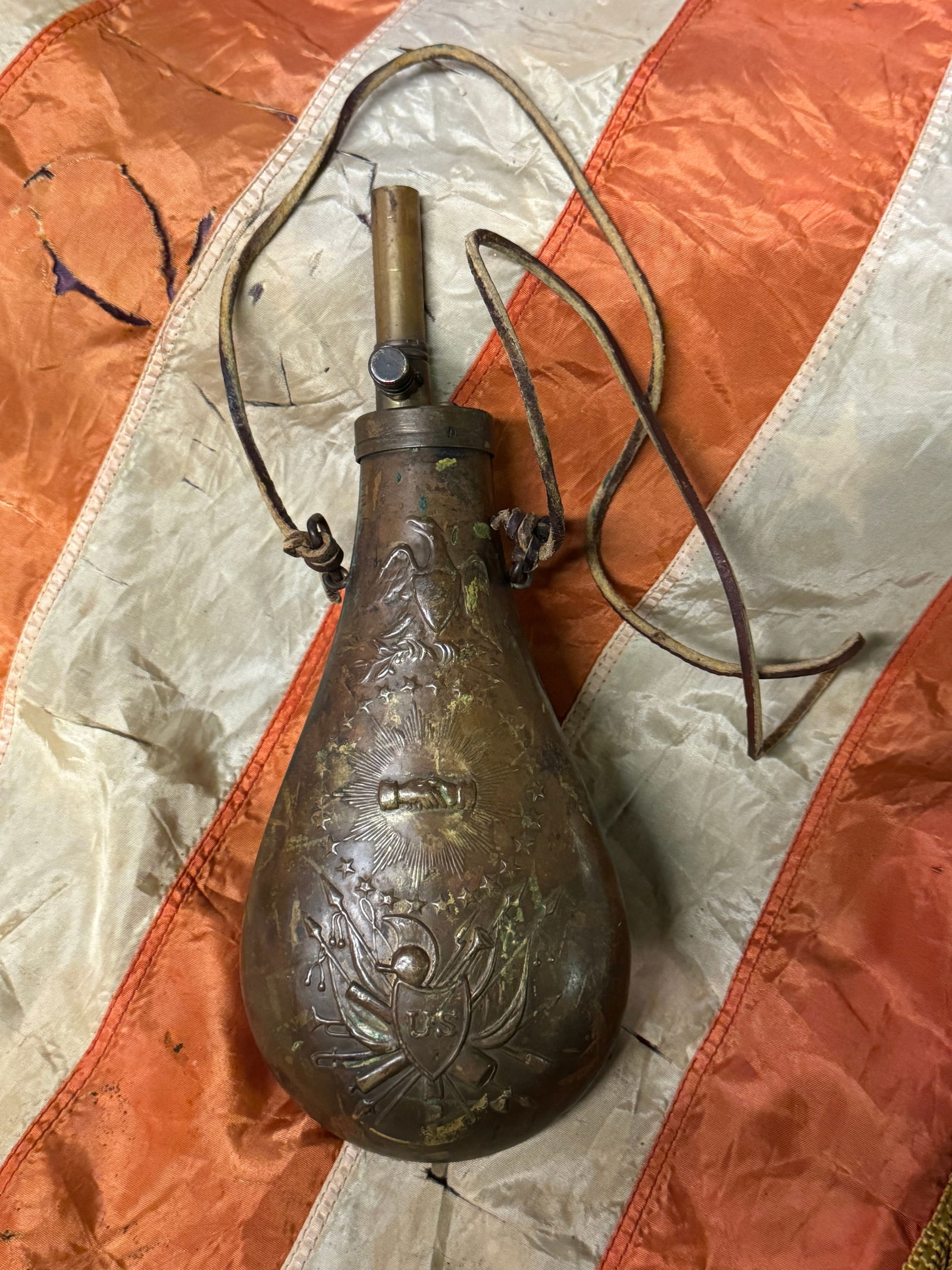 SCARCE CIVIL WAR U.S. WARRIOR PEACE FLASK: SCARCE CIVIL WAR U.S. WARRIOR PEACE FLASK. AN ULTRA RARE FIND THAT IS IN MINT OVERALL SHAPE AND CONDITION WITH A BEAUTIFUL OVERALL PATINA. HAS A GREAT LOOK TO IT WITH AN EXCELLENT OVERALL EYE APPEAL.