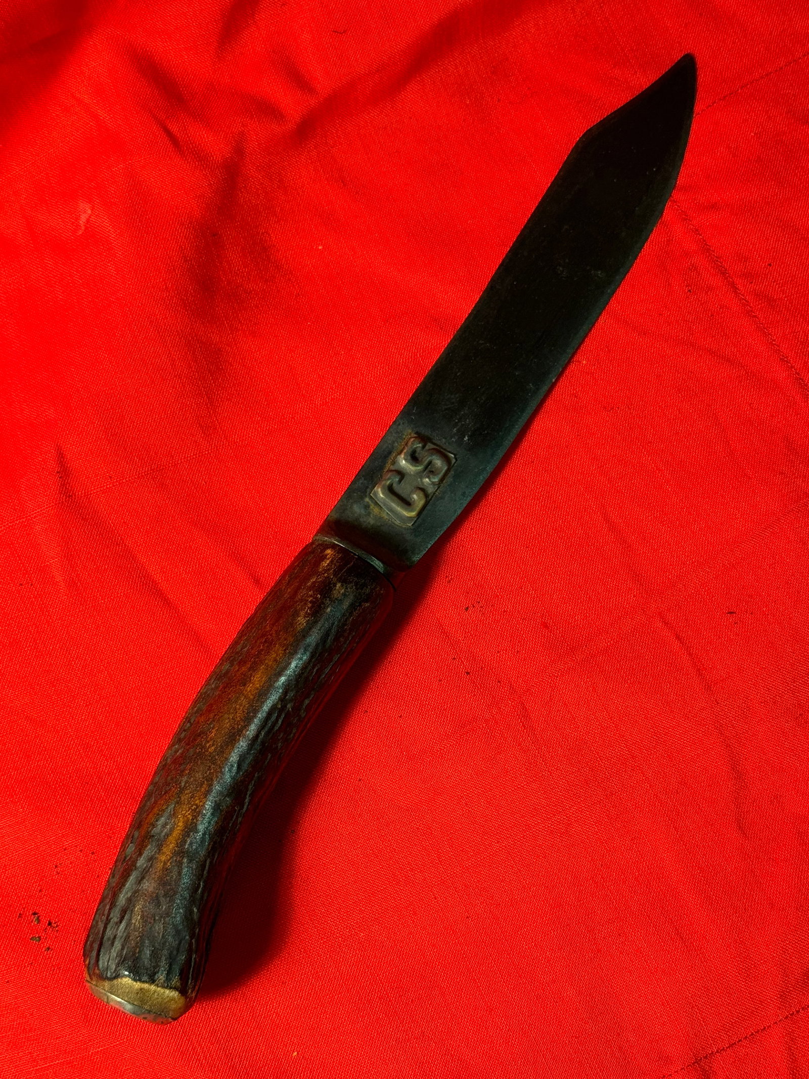 SCARCE CIVIL WAR CONFEDERATE CS MARKED FIGHTING KNIFE DAGGER: SCARCE CIVIL WAR CONFEDERATE CS MARKED FIGHTING KNIFE DAGGER. A RARE FIND. IT IS IN MINT OVERALL SHAPE AND CONDITION WITH A BEAUTIFUL OVERALL PATINA. SHOWS GOOD WEAR AND USE. PLEASE VIEW ALL DETAILED