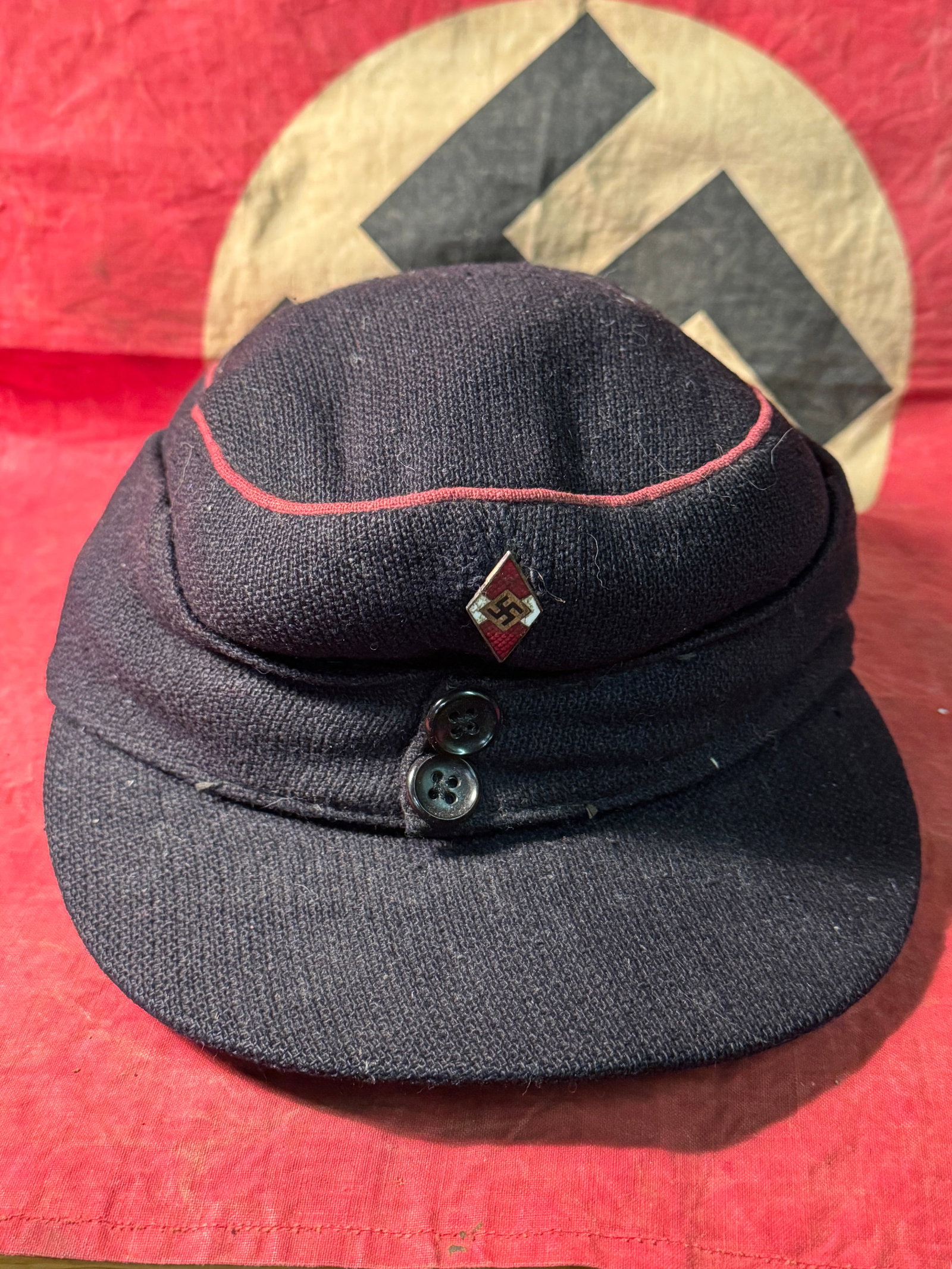 RARE WW2 GERMAN HITLER YOUTH LEADER CAP - MAKER MARKED: RARE WW2 GERMAN HITLER YOUTH LEADER CAP - MAKER MARKED. SHOWS GOOD WEAR AND USE WITH A BEAUTIFUL OVERALL PATINA. PLEASE VIEW ALL DETAILED PICTURES. VERY WELL MADE HAT. A RARE FIND.