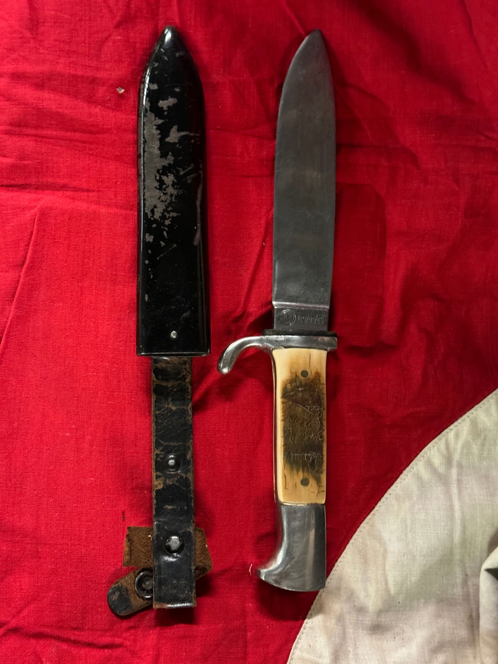 EARLY WW2 GERMAN HITLER YOUTH DAGGER BY RZM M7/31/39: EARLY WW2 GERMAN HITLER YOUTH DAGGER BY RZM M7/31/39. A VERY RARE FIND. SHOWS GOOD WEAR AND USE WITH A BEAUTIFUL OVERALL PATINA. WAS BROUGHT BACK HOME BY A VET. PLEASE VIEW ALL DETAILED PICTURES. A VE
