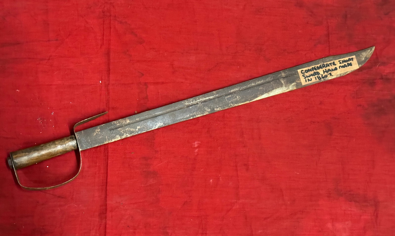 RARE CIVIL WAR CONFEDERATE CSA HAND-MADE SHORT SWORD: RARE CIVIL WAR CONFEDERATE CSA HAND-MADE SHORT SWORD. A VERY RARE FIND. SHOWS GOOD WEAR AND USE WITH A BEAUTIFUL OVERALL PATINA. SHOWS GOOD WEAR AND USE. PLEASE VIEW ALL DETAILED PICTURES. A VERY RARE