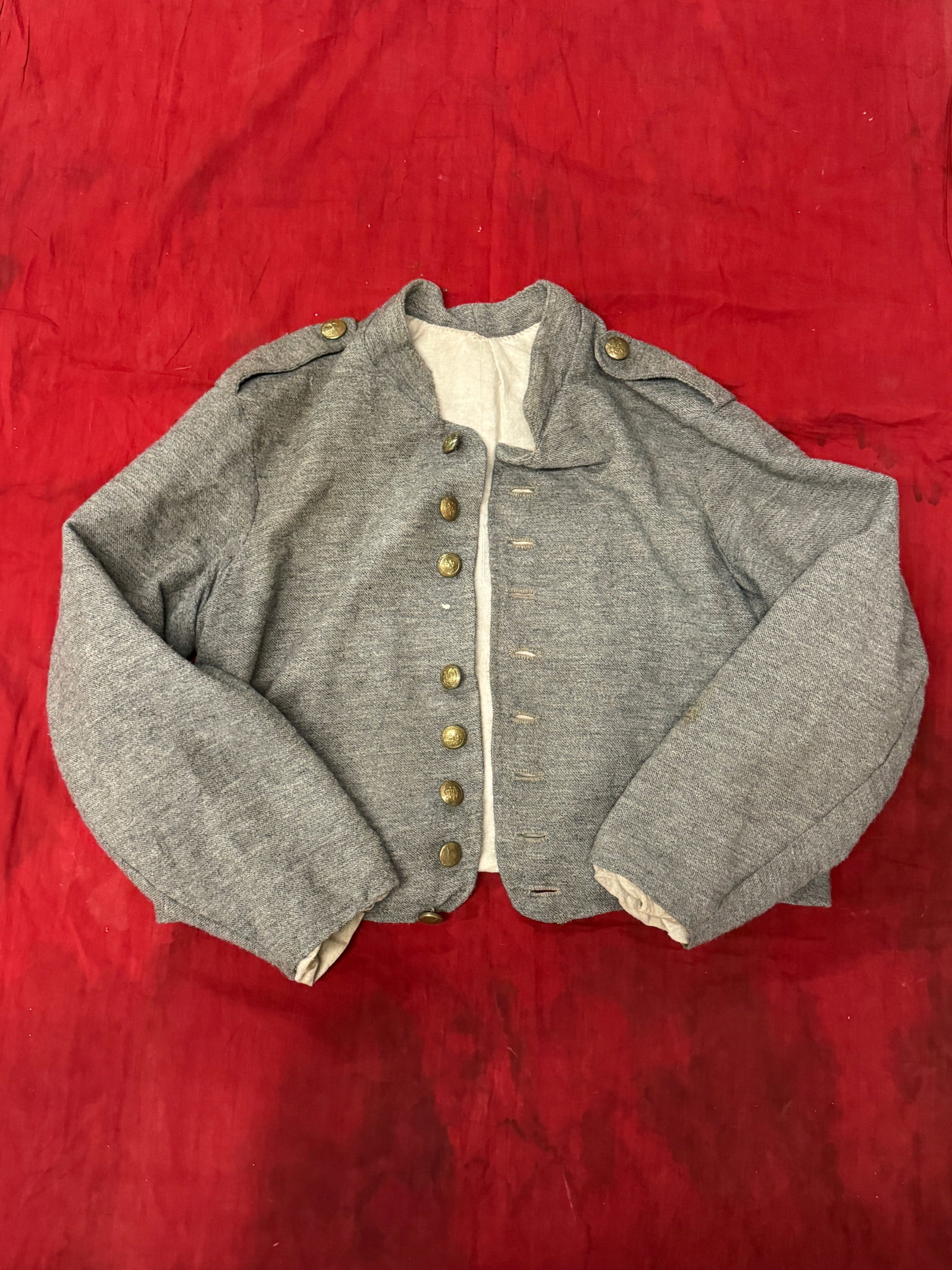 RARE CIVIL WAR CONFEDERATE CSA NORTH CAROLINA SOUTHERN REBEL SHELL JACKET: RARE CIVIL WAR CONFEDERATE CSA NORTH CAROLINA SOUTHERN REBEL SHELL JACKET. A VERY SCARCE EXAMPLE THAT IS IN MINT OVERALL SHAPE AND CONDITION WITH A BEAUTIFUL OVERALL PATINA. HAS A GREAT LOOK TO IT WIT