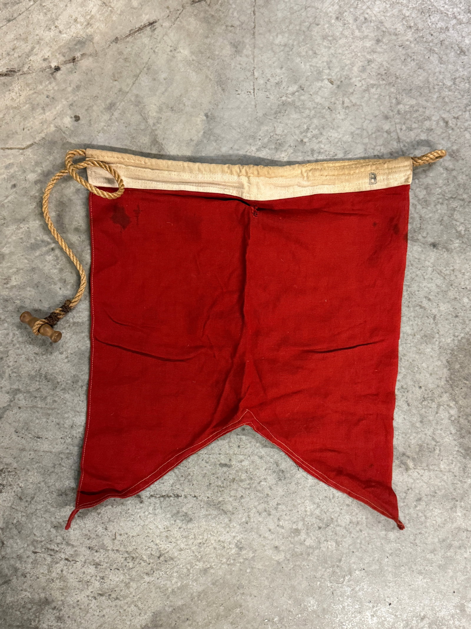 VERY RARE CIVIL WAR CSN NAVY SHIP DIVISION FLAG: VERY RARE CIVIL WAR CSN NAVY SHIP DIVISION FLAG. A RARE FIND. IT IS IN MINT OVERALL SHAPE AND CONDITION WITH A BEAUTIFUL OVERALL PATINA. SHOWS GOOD WEAR AND USE. A RARE FIND AND AN EXCELLENT ADDITION 