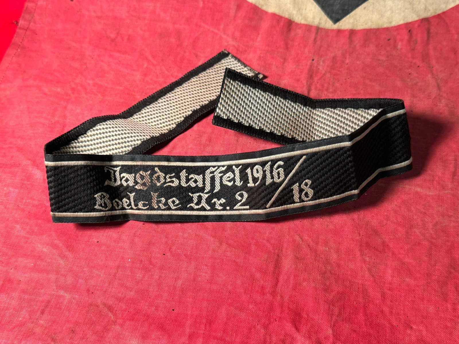 German WW2 WWII Military Jagdstaffel Soelcke Cuff title uniform insignia Patch: German WW2 WWII Military Jagdstaffel Soelcke Cuff title uniform insignia Patch. A rare find. Shows good wear and use with a beautiful overall patina. A rare find.