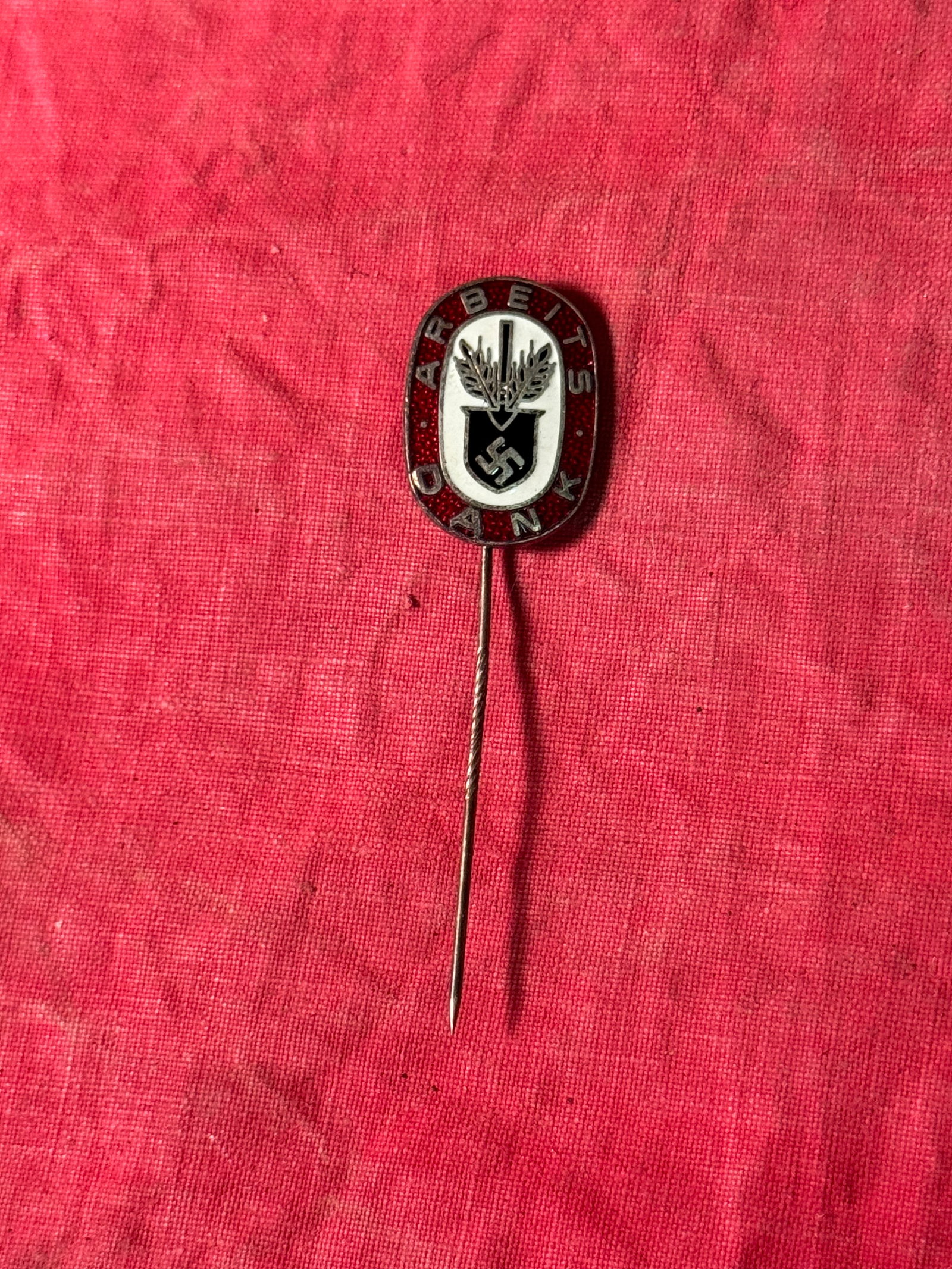 WW2 GERMAN RAD 'ARBEITS DANK' LAPEL ENAMELED STICK PIN BY GES. GESCH.: WW2 GERMAN RAD 'ARBEITS DANK' LAPEL ENAMELED STICK PIN BY GES. GESCH. A RARE FIND. SHOWS GOOD WEAR AND USE WITH A BEAUTIFUL OVERALL PATINA. PLEASE VIEW ALL DETAILED PICTURES. A WELL MADE ANTIQUE GERMA
