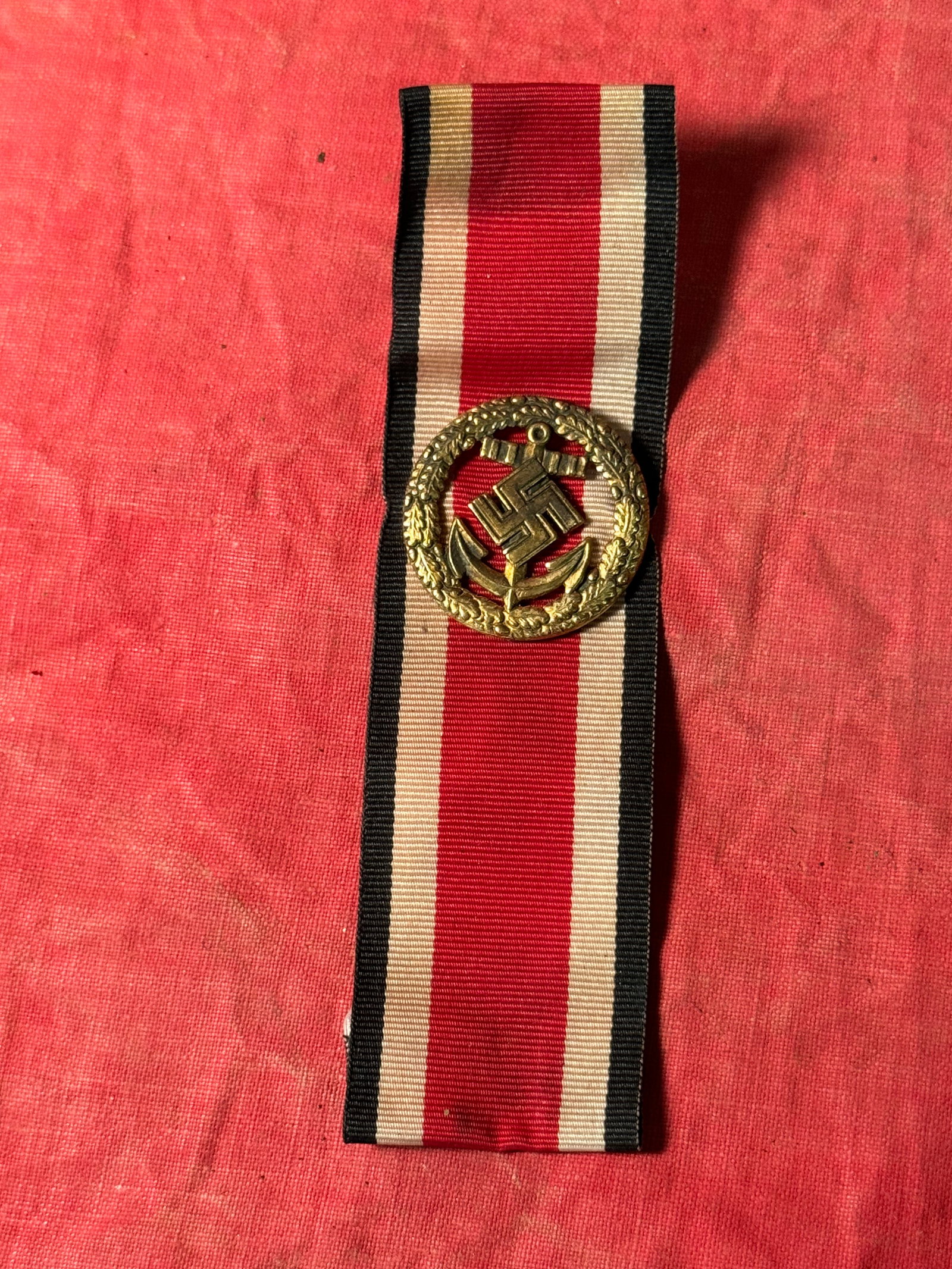 RARE WW2 GERMAN KRIEGSMARINE HONOR ROLL CLASP: RARE WW2 GERMAN KRIEGSMARINE HONOR ROLL CLASP. A SCARCE FIND. SHOWS GOOD WEAR AND USE WITH A BEAUTIFUL OVERALL PATINA. PLEASE VIEW ALL DETAILED PICTURES. A WELL MADE ANTIQUE GERMAN ARTIFACT.