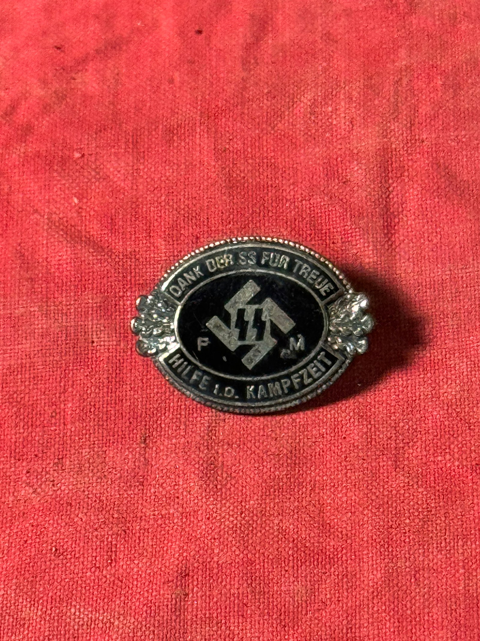 RARE WW2 GERMAN WAFFEN SS FM BADGE PIN BY RZM M1/133: RARE WW2 GERMAN WAFFEN SS FM BADGE PIN BY RZM M1/133. A RARE FIND. SHOWS GOOD WEAR AND USE WITH A BEAUTIFUL OVERALL PATINA. APPERS TO BE VERY WELL USED - PLEASE VIEW ALL DETAILED PICTURES. A SCARCE FI