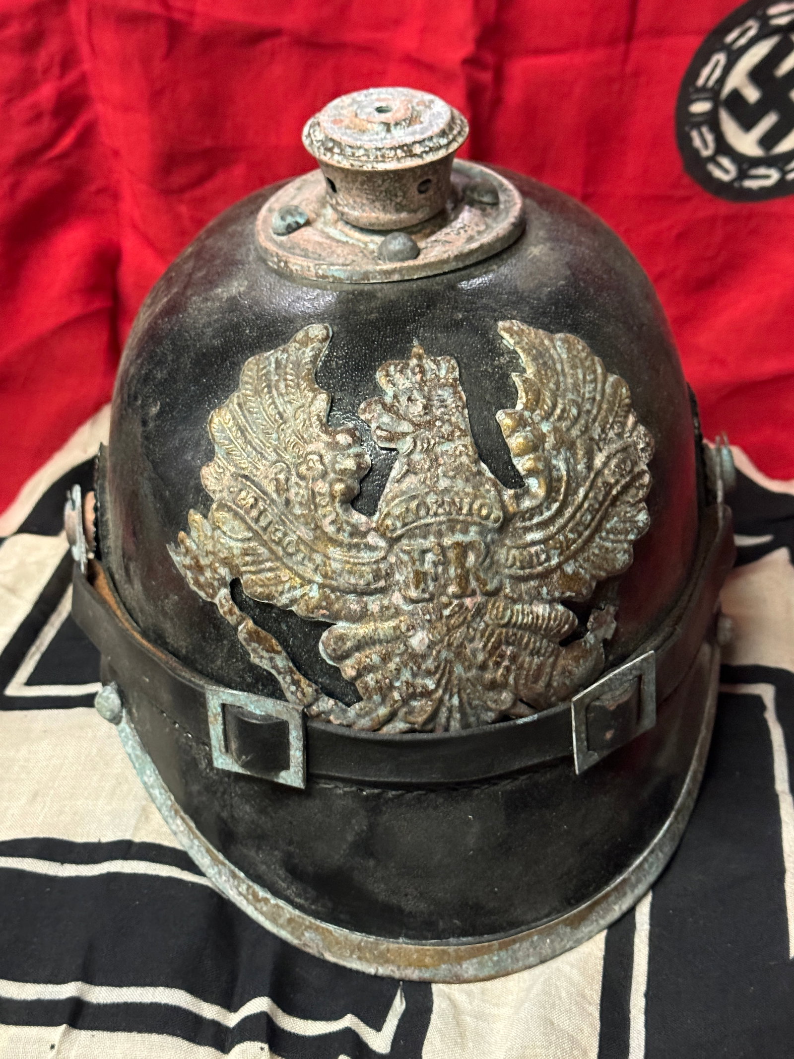 RARE WW1 GERMAN PRUSSIAN HELMET: RARE WW1 GERMAN PRUSSIAN HELMET. A SCARCE FIND. SHOWS GOOD WEAR AND USE WITH A BEAUTIFUL OVERALL PATINA. PLEASE VIEW ALL DETAILED PICTURES. A SCARCE ITEM.