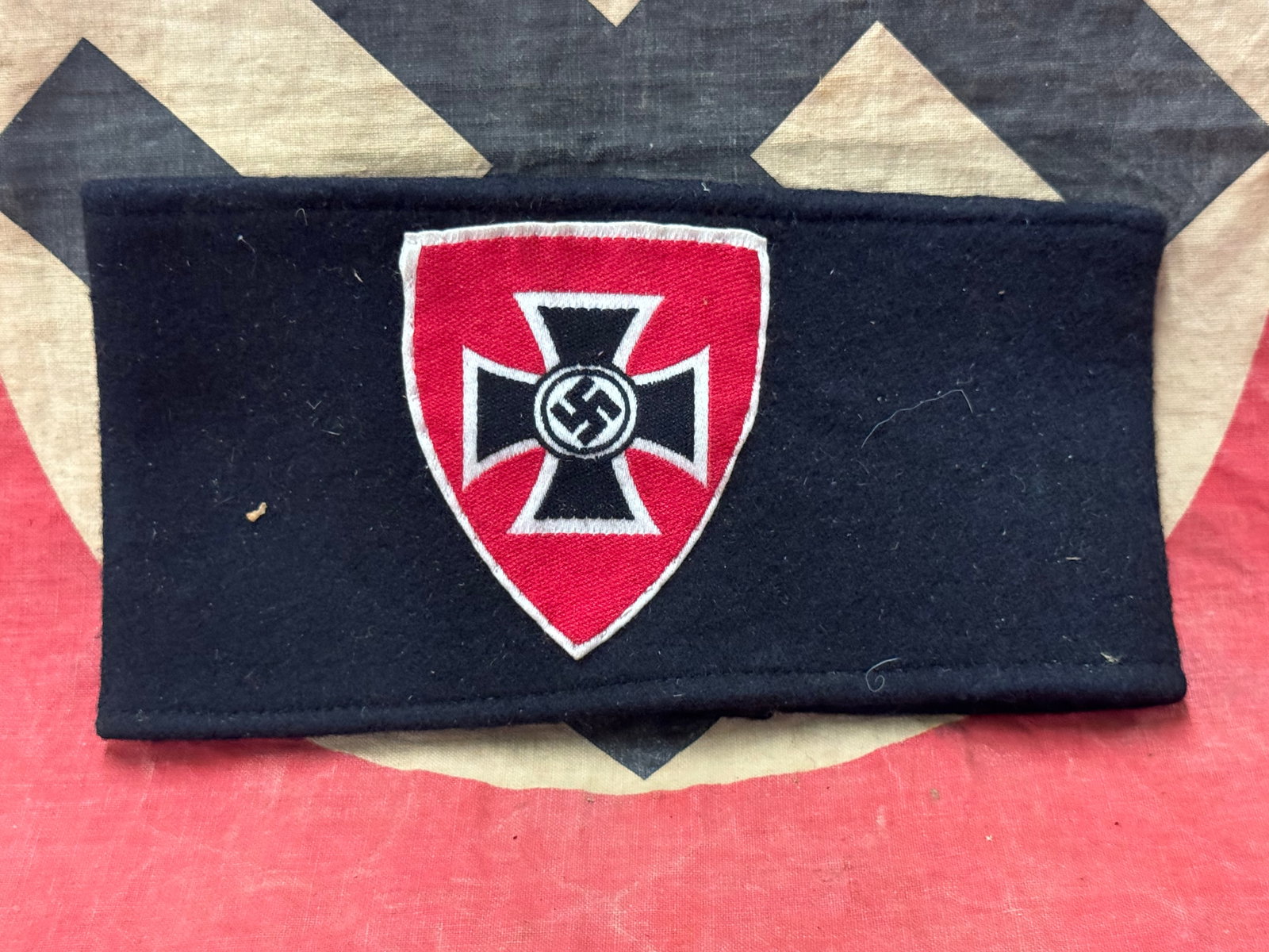 WW2 German Third Reich National Socialist Veterans Organization Membership Armband: WW2 German Third Reich National Socialist Veterans Organization Membership Armband. A scarce example. Shows good wear and use with a beautiful overall patina. Please view all detailed pictures. A scar