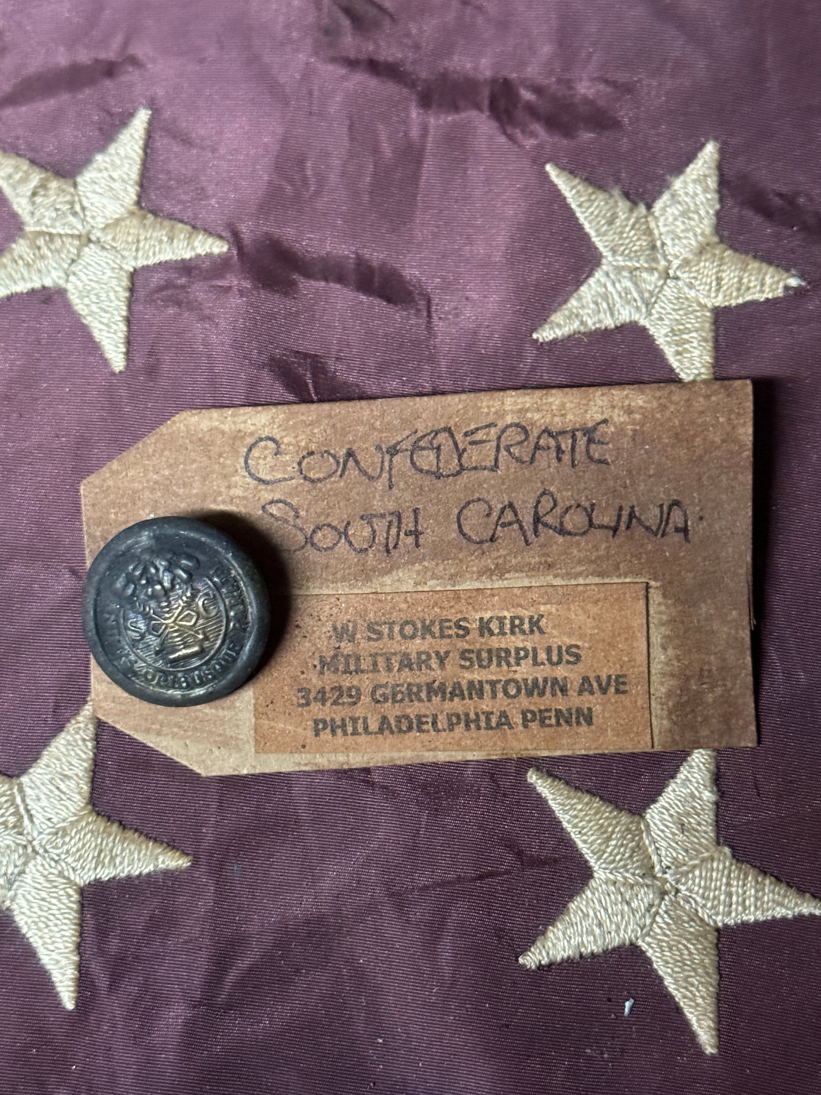 CIVIL WAR CONFEDERATE S.C. SOUTH CAROLINA PALMETTO BUTTON BY W. STOKES KIRK: CIVIL WAR CONFEDERATE S.C. SOUTH CAROLINA PALMETTO BUTTON BY W. STOKES KIRK. A RARE FIND. SHOWS GOOD WEAR AND USE WITH A BEAUTIFUL OVERALL PATINA. LOOKS ABSOLUTELY STUNNING. A VERY RARE FIND.