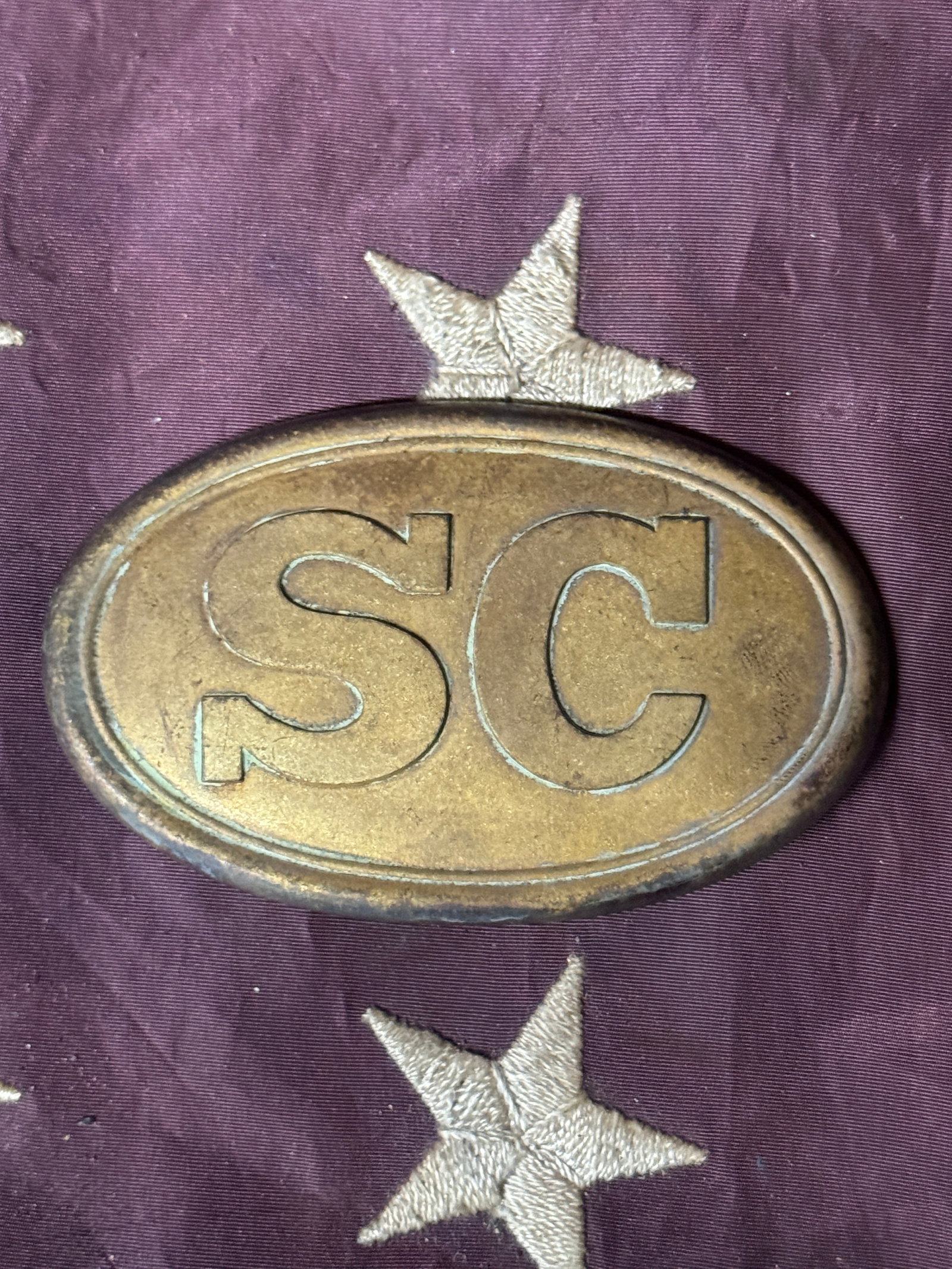 CIVIL WAR CONFEDERATE S.C. SOUTH CAROLINA SOUTHERN REBEL BELT BUCKLE: CIVIL WAR CONFEDERATE S.C. SOUTH CAROLINA SOUTHERN REBEL BELT BUCKLE. SHOWS GOOD WEAR AND USE WITH A BEAUTIFUL OVERALL PATINA. HAS A GREAT LOOK TO IT WITH AN EXCELLENT OVERALL EYE APPEAL. A RARE FIND 