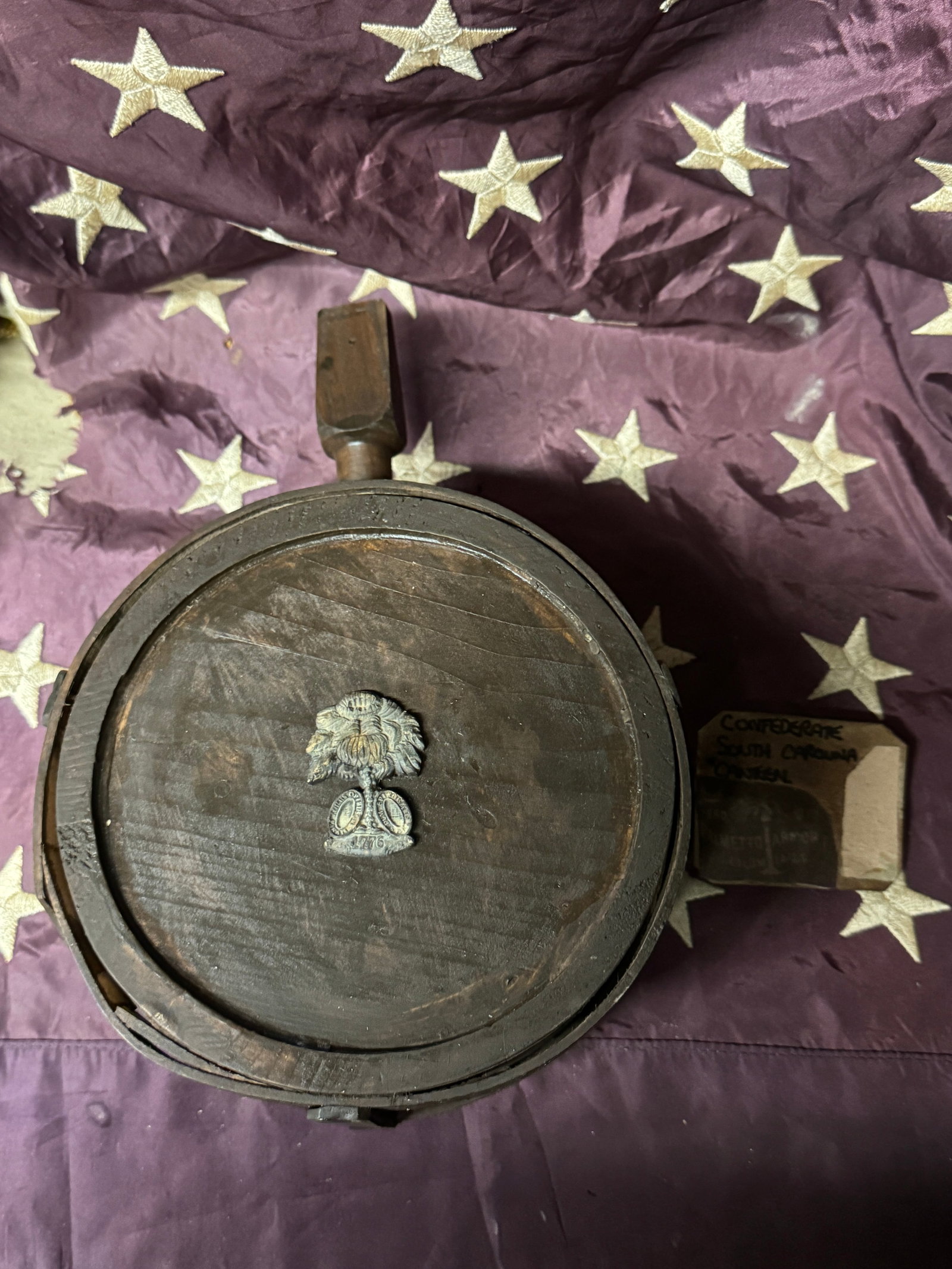 CIVIL WAR CONFEDERATE SOUTH CAROLINA CSA SOUTHERN REBEL WOODEN CANTEEN: CIVIL WAR CONFEDERATE SOUTH CAROLINA CSA SOUTHERN REBEL WOODEN CANTEEN. A VERY RARE FIND. SHOWS GOOD WEAR AND USE WITH A BEAUTIFUL OVERALL PATINA. HAS A GREAT LOOK TO IT WITH AN EXCELLENT OVERALL EYE 