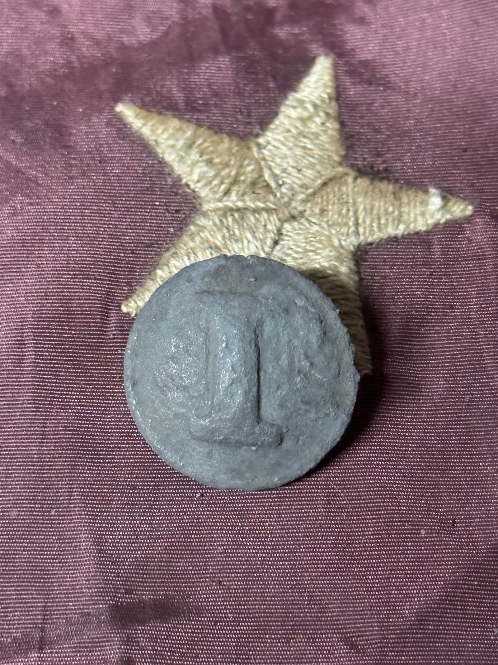 CIVIL WAR INFANTRY "I"RECOVERED PEWTER BUTTON: CIVIL WAR INFANTRY "I"RECOVERED PEWTER BUTTON. A VERY RARE FIND. SHOWS GOOD WEAR AND USE WITH A BEAUTIFUL OVERALL PATINA. HAS A GREAT LOOK TO IT WITH AN EXCELLENT OVERALL EYE APPEAL. A RARE FIND AND A