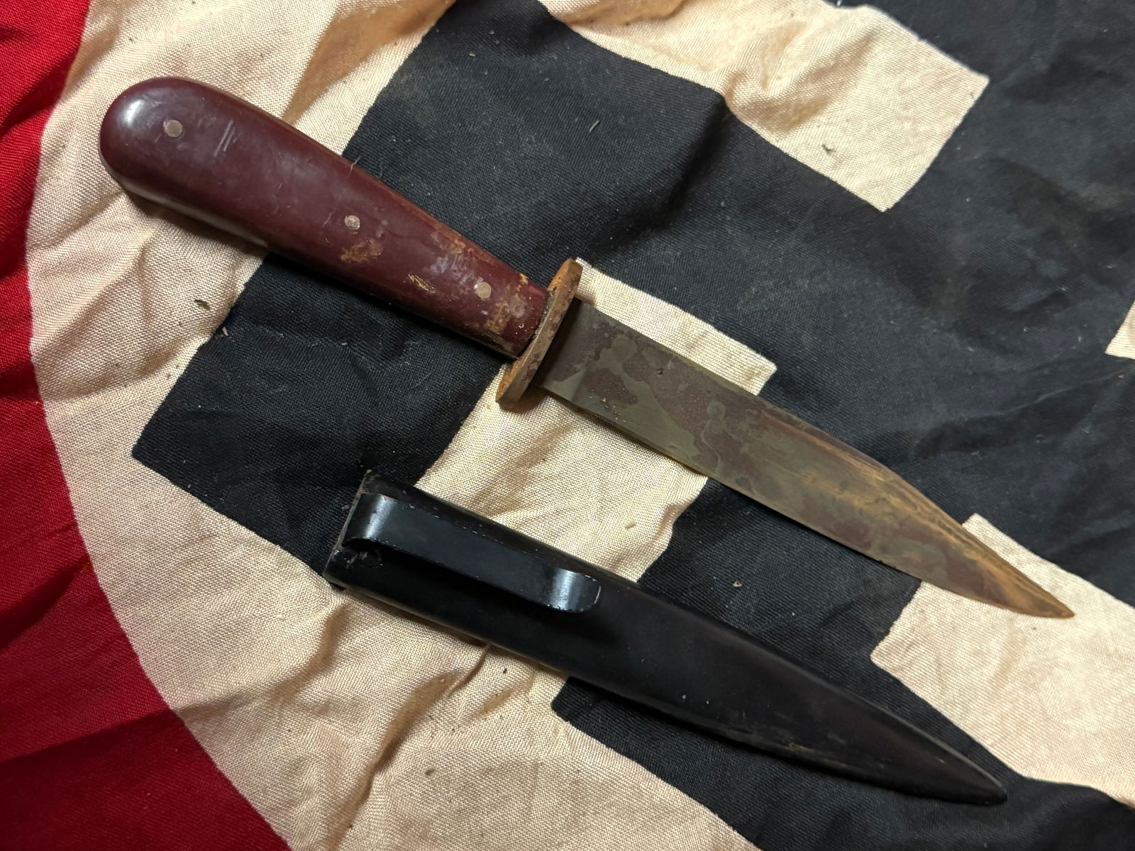 WW2 GERMAN OFFICER BOOT DAGGER WITH SHEATH BY ALCOSO SOLINGEN: WW2 GERMAN OFFICER BOOT DAGGER WITH SHEATH BY ALCOSO SOLINGEN. A VERY RARE FIND. SHOWS GOOD WEAR AND USE WITH A BEAUTIFUL OVERALL PATINA. VERY WELL MARKED ON THE BLADE FOR MAKER MARKS. PLEASE VIEW ALL