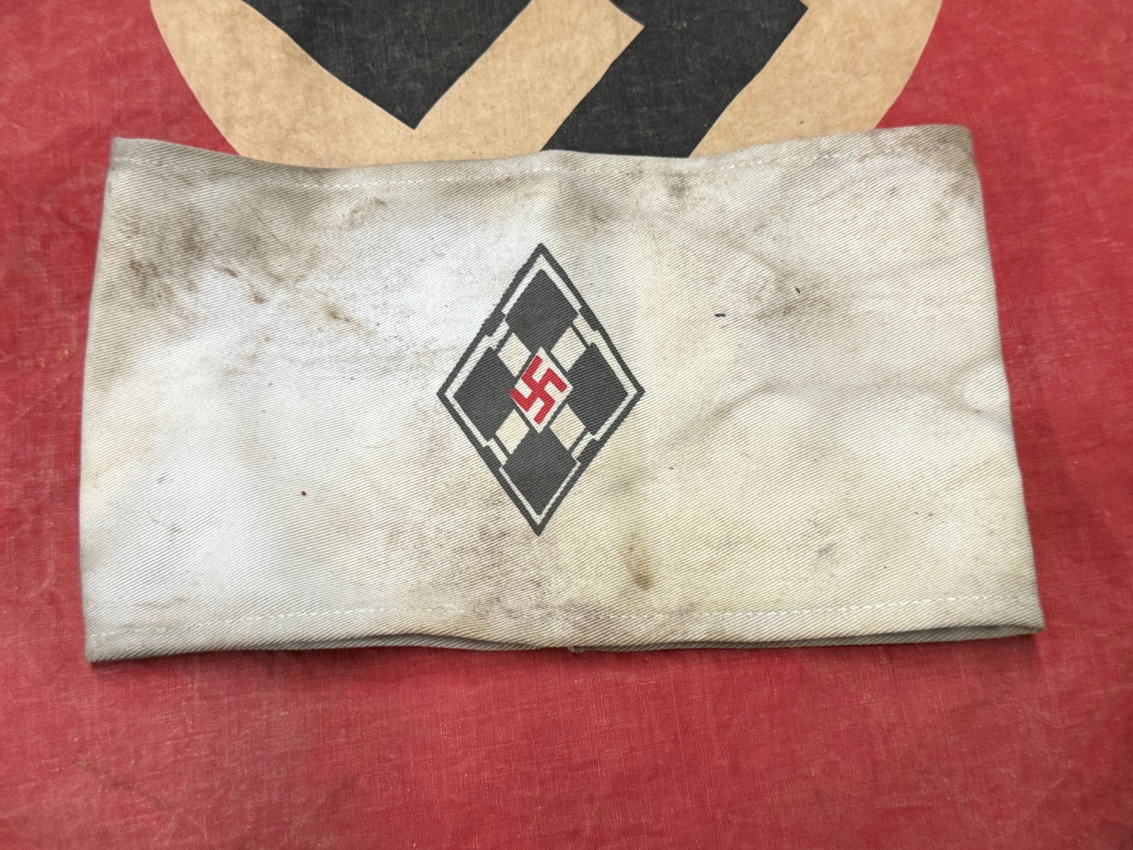 RARE WW2 GERMAN HITLER YOUTH ARMBAND: RARE WW2 GERMAN HITLER YOUTH ARMBAND. A VERY RARE FIND. SHOWS GOOD WEAR AND USE WITH A BEAUTIFUL OVERALL PATINA. PLEASE VIEW ALL DETAILED PICTURES. A WELL MADE ANTIQUE GERMAN ARTIFACT.