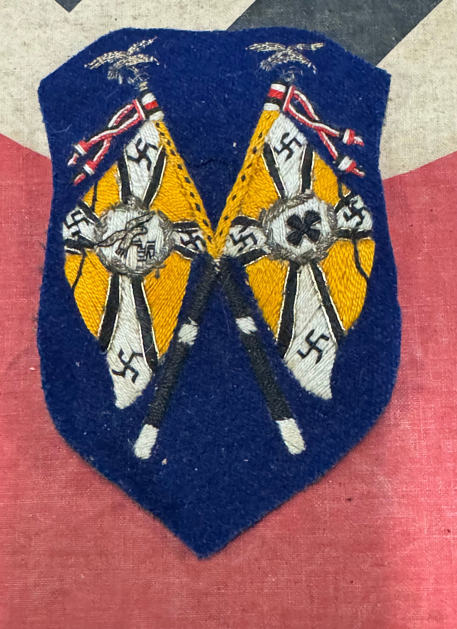 Mint WW2 German Luftwaffe Flight standard bearer's patch: Mint WW2 German Luftwaffe Flight standard bearer's patch. Mint Luftwaffe Flight standard bearer's patch, insignia embroidered in yellow, white, red, black yarns with highlights in silver wire on a hig