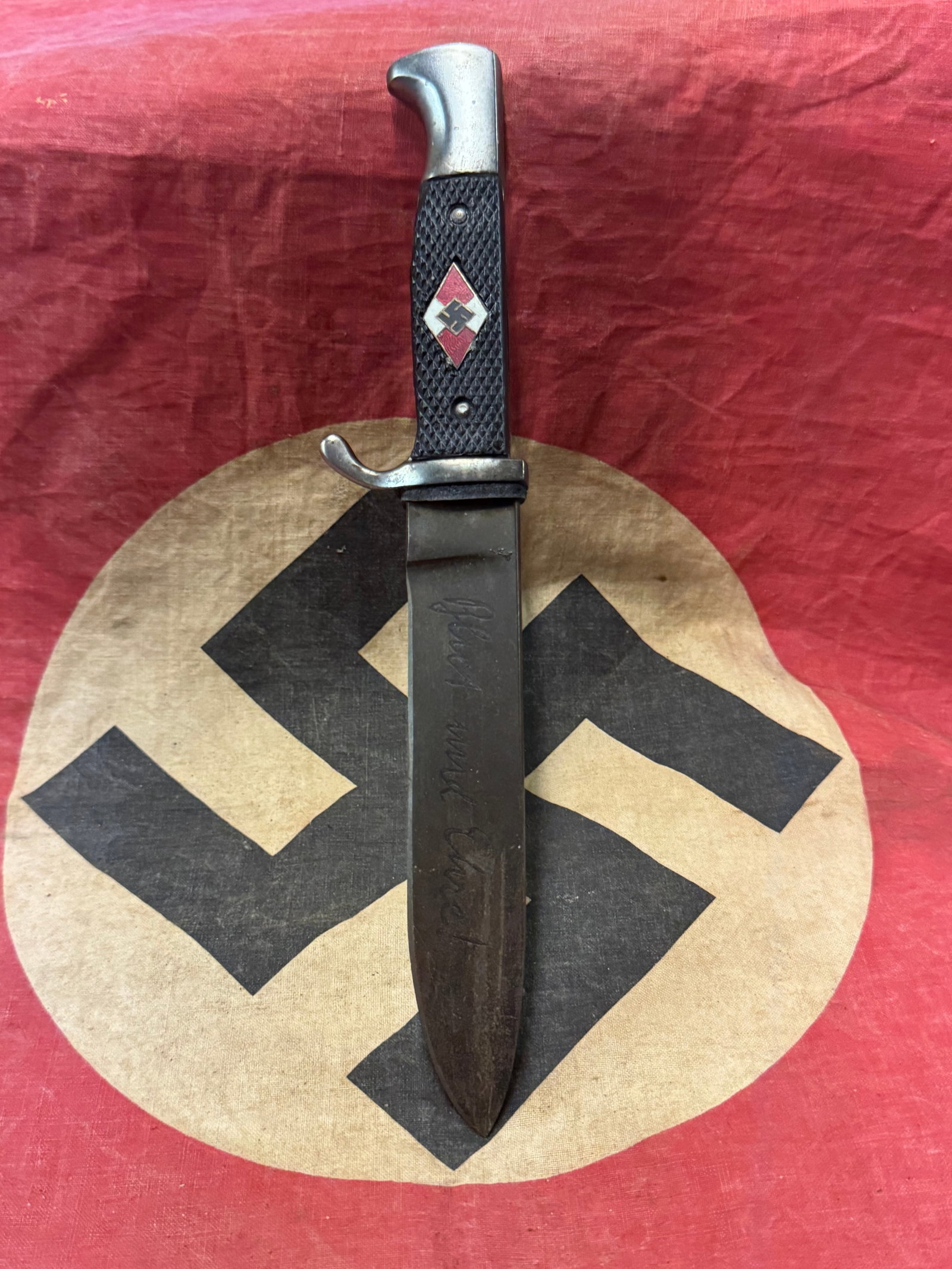WW2 GERMAN HITLER YOUTH KNIFE DAGGER WITH ETCHED BLADE "BLUT UND EHRE!" BY ANTON WINGEN SOLINGEN: WW2 GERMAN HITLER YOUTH KNIFE DAGGER WITH ETCHED BLADE "BLUT UND EHRE!" BY ANTON WINGEN SOLINGEN. A VERY RARE EXAMPLE. SHOWS GOOD WEAR AND USE WITH A BEAUTIFUL OVERALL PATINA. VERY WELL MARKED AND STU