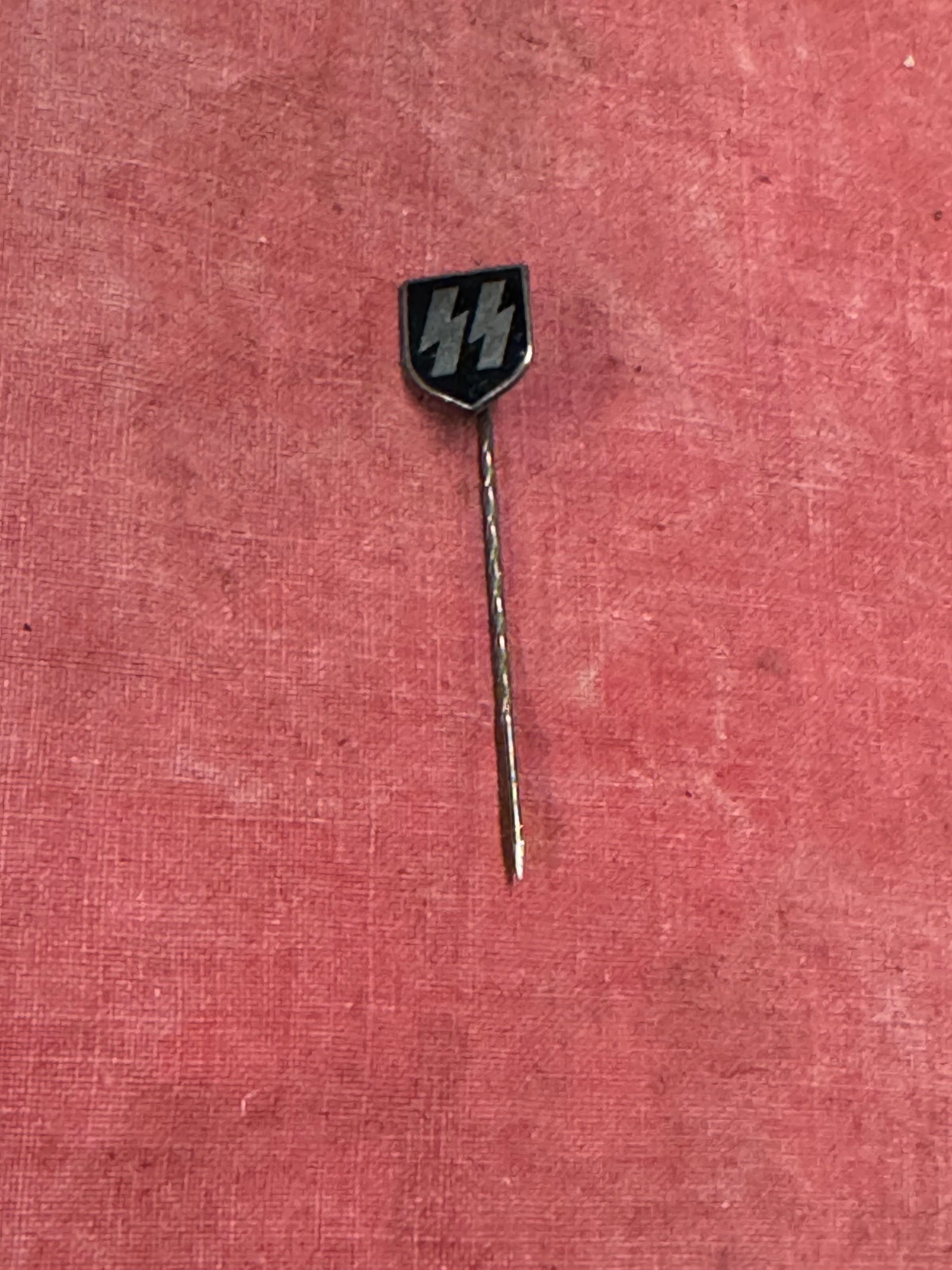 RARE WW2 GERMAN WAFFEN SS SHIELD STICK PIN BY GES. GESCH.: RARE WW2 GERMAN WAFFEN SS SHIELD STICK PIN BY GES. GESCH. A SCARCE FIND. SHOWS GOOD WEAR AND USE WITH A BEUATIFUL OVERALL PATINA. MARED GES. GESCH. ON THE REVERSE. PLEASE VIEW ALL DETAILED PICTURES. A