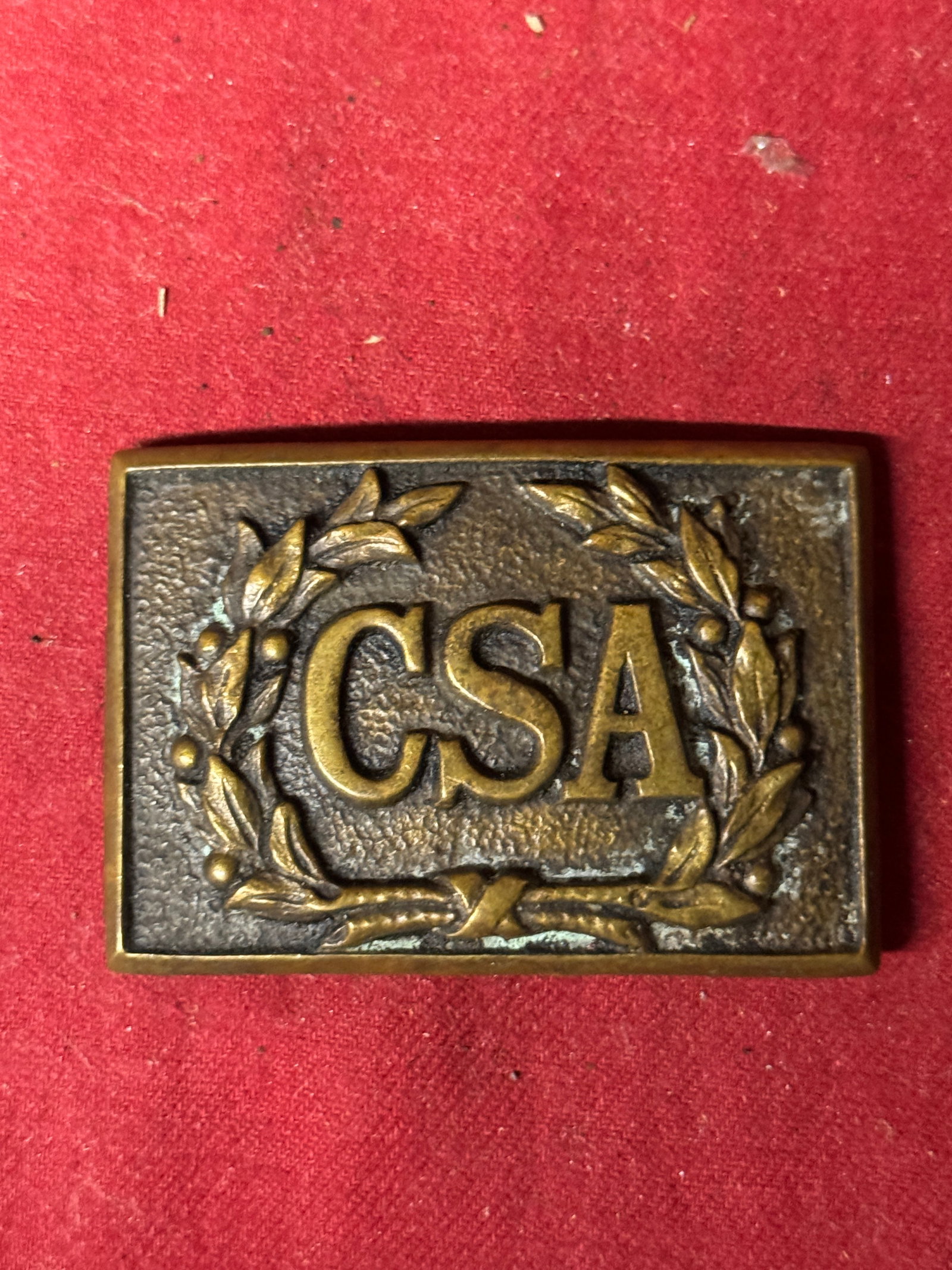 1864 DATED CIVIL WAR CONFEDERATE CSA WITH WREATH BELT BUCKLE: 1864 DATED CIVIL WAR CONFEDERATE CSA WITH WREATH BELT BUCKLE. A VERY RARE FIND. IT IS IN MINT OVERALL SHAPE AND CONDITION WITH A BEAUTIFUL OVERALL PATINA. HAS A GREAT LOOK TO IT WITH AN EXCELLENT OVER